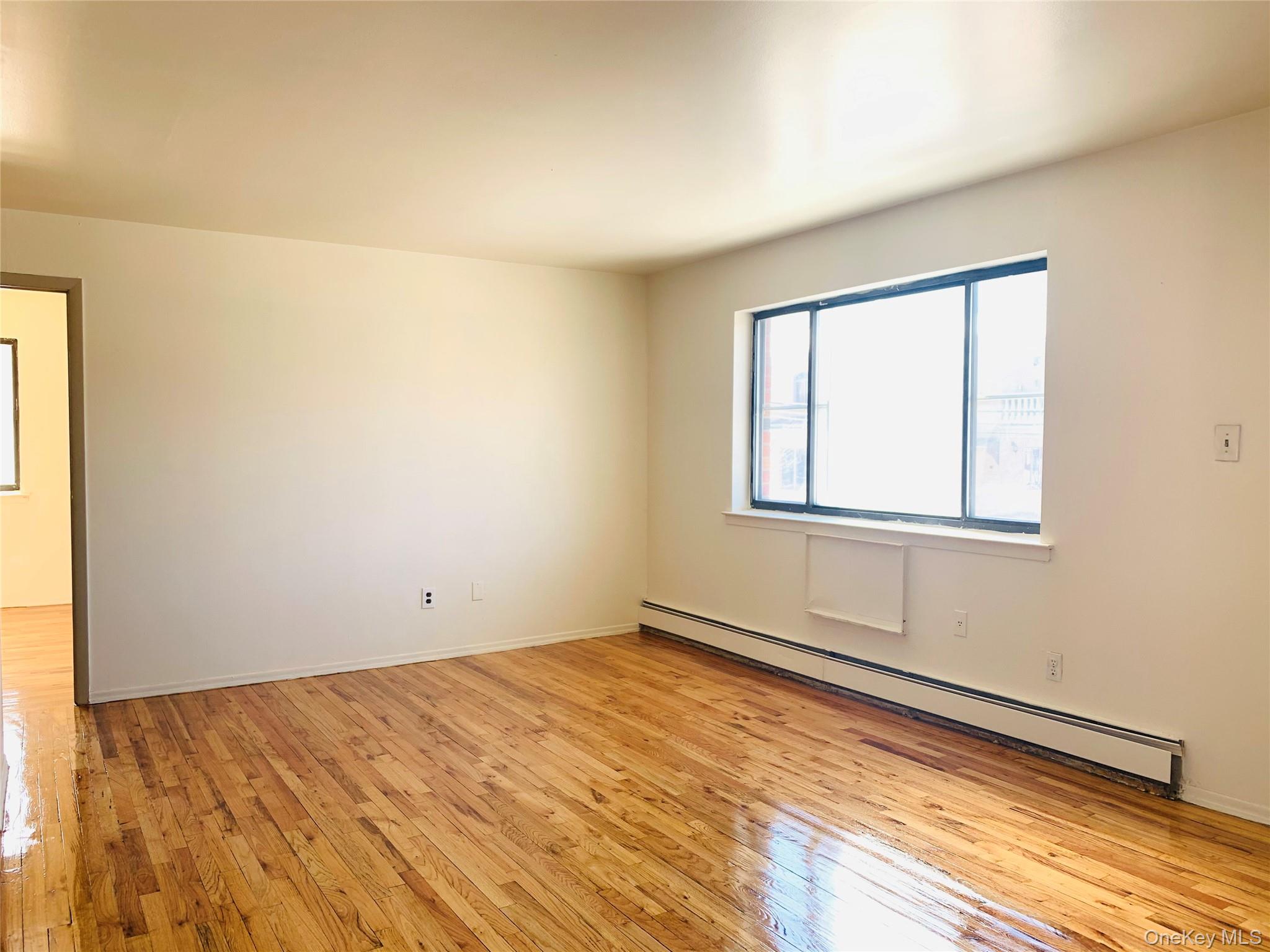 #5 photo, 6229 102nd Street, फॉरेस्ट हिल्स Forest Hills , NY 11374