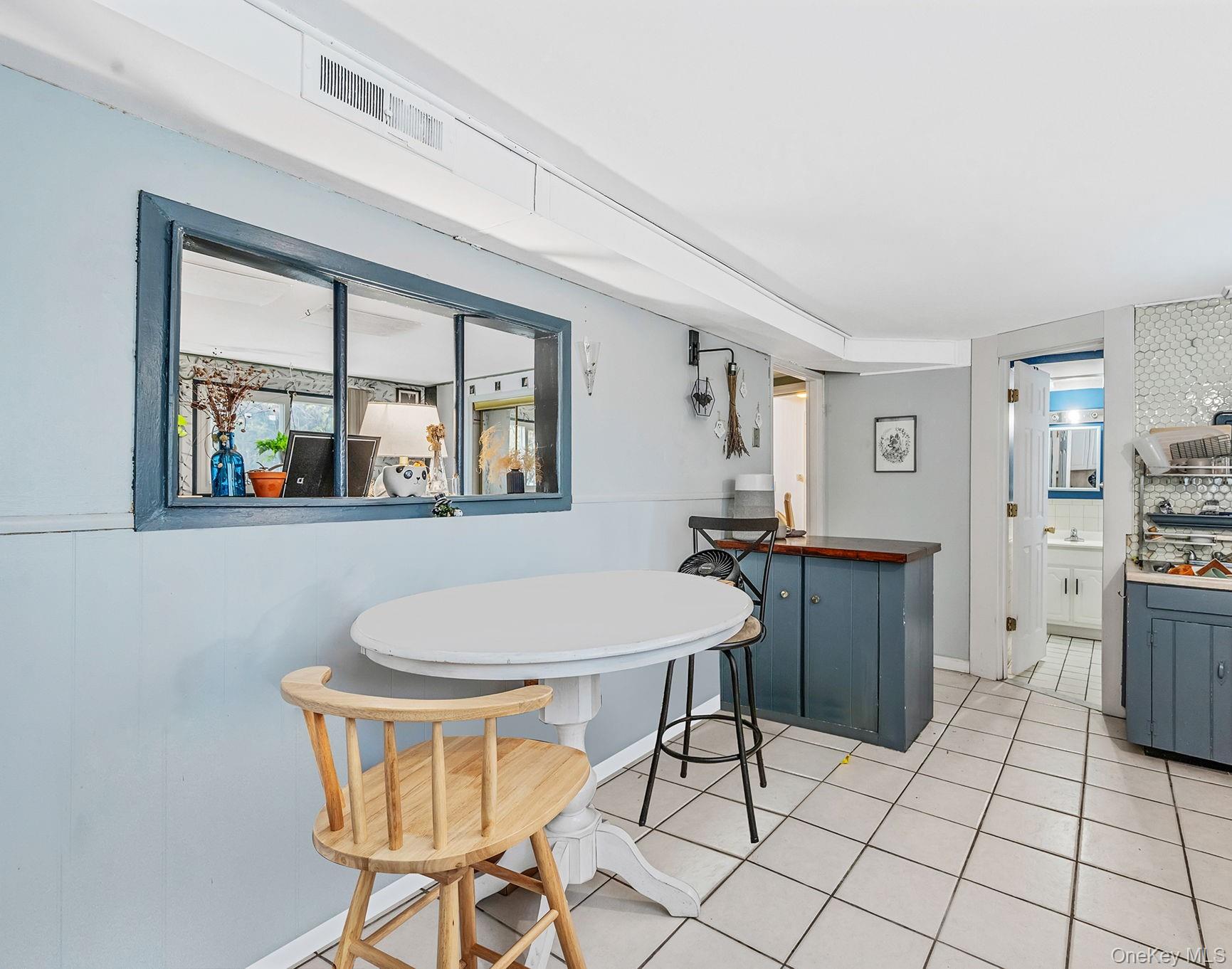 #13 photo, 18 Roslyn Court, East Patchogue , NY 11772