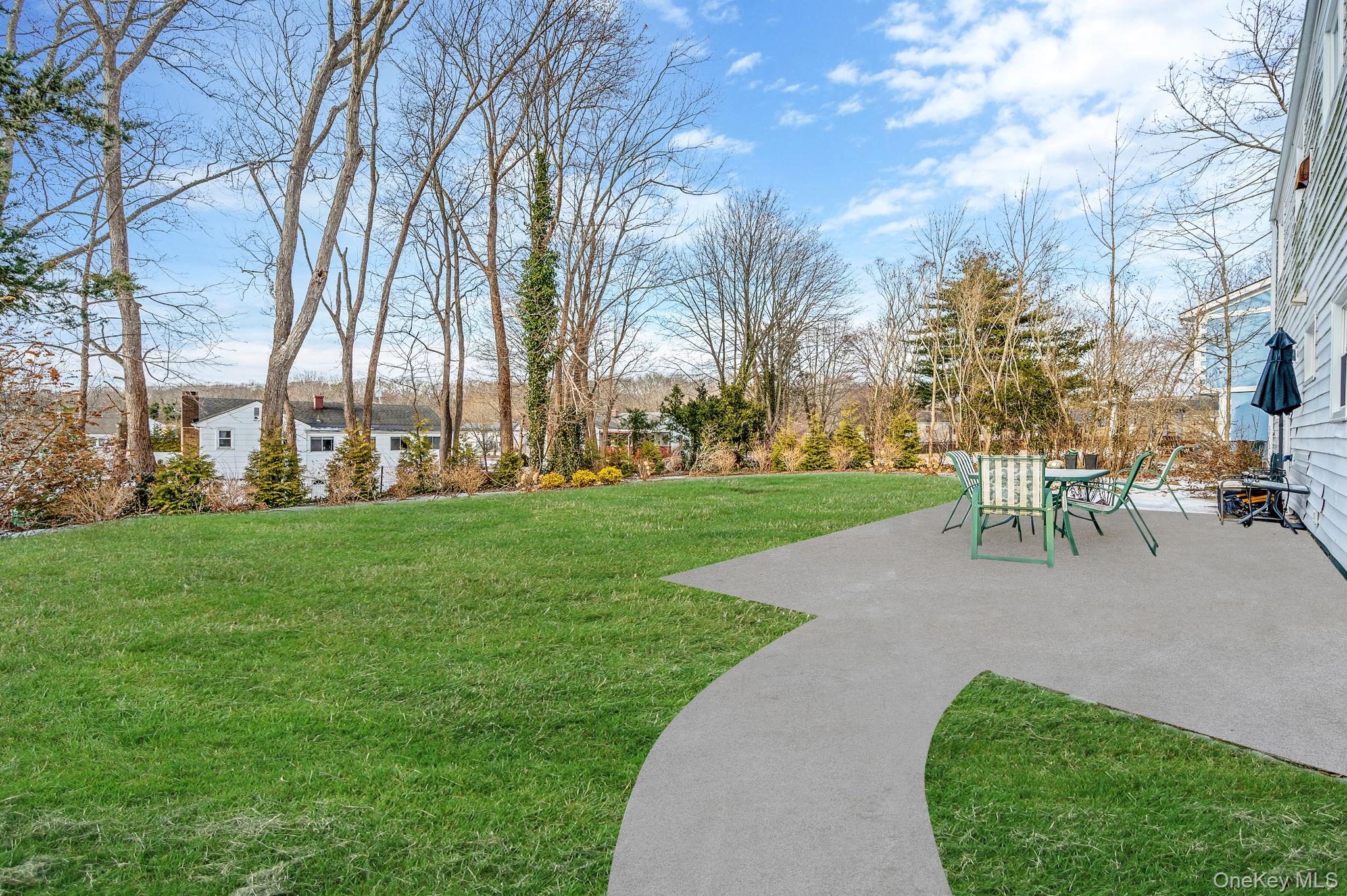 #15 photo, 18 Roslyn Court, East Patchogue , NY 11772