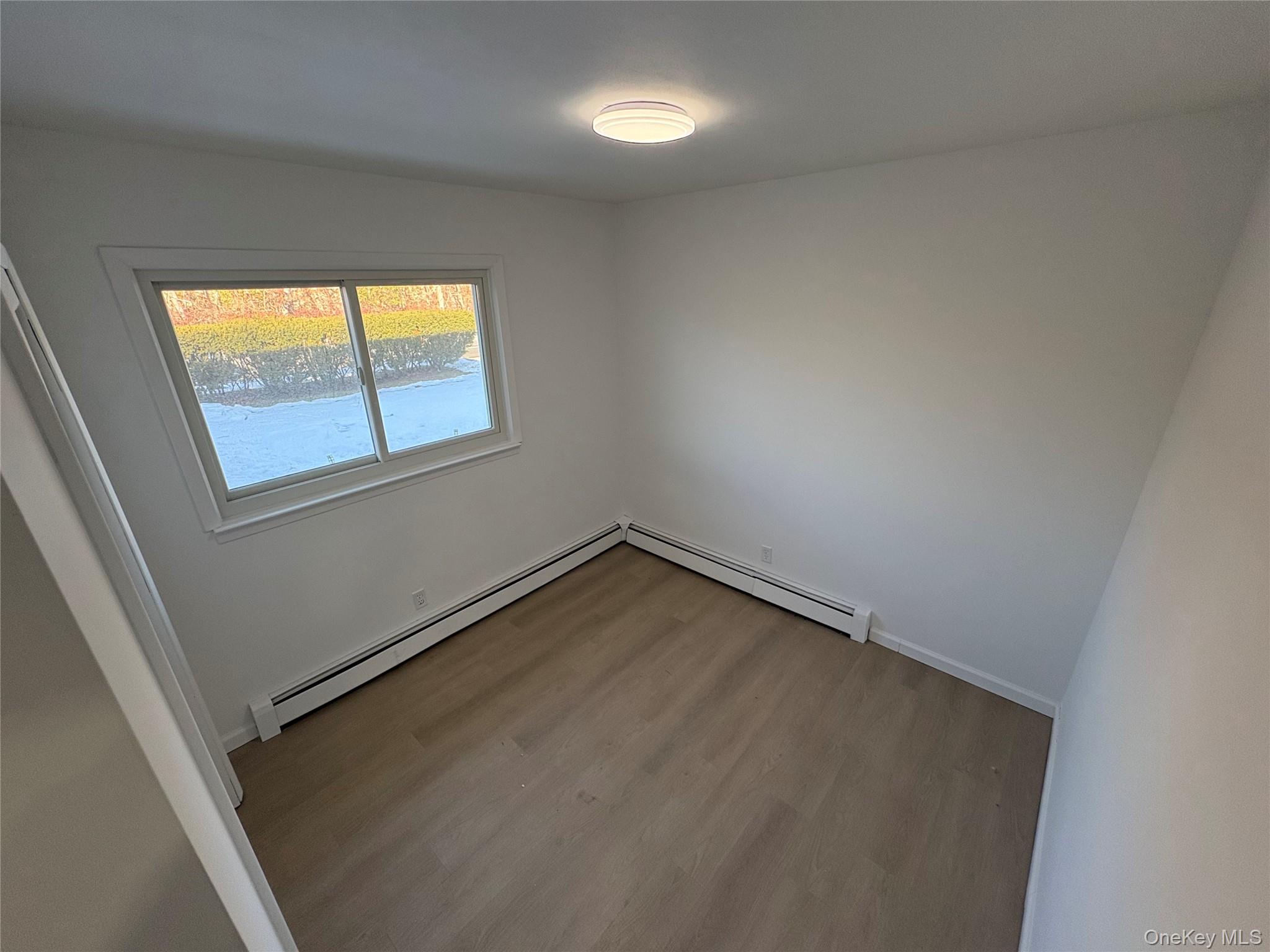 #1 photo, 5494 Expressway Drive, Holtsville , NY 11742