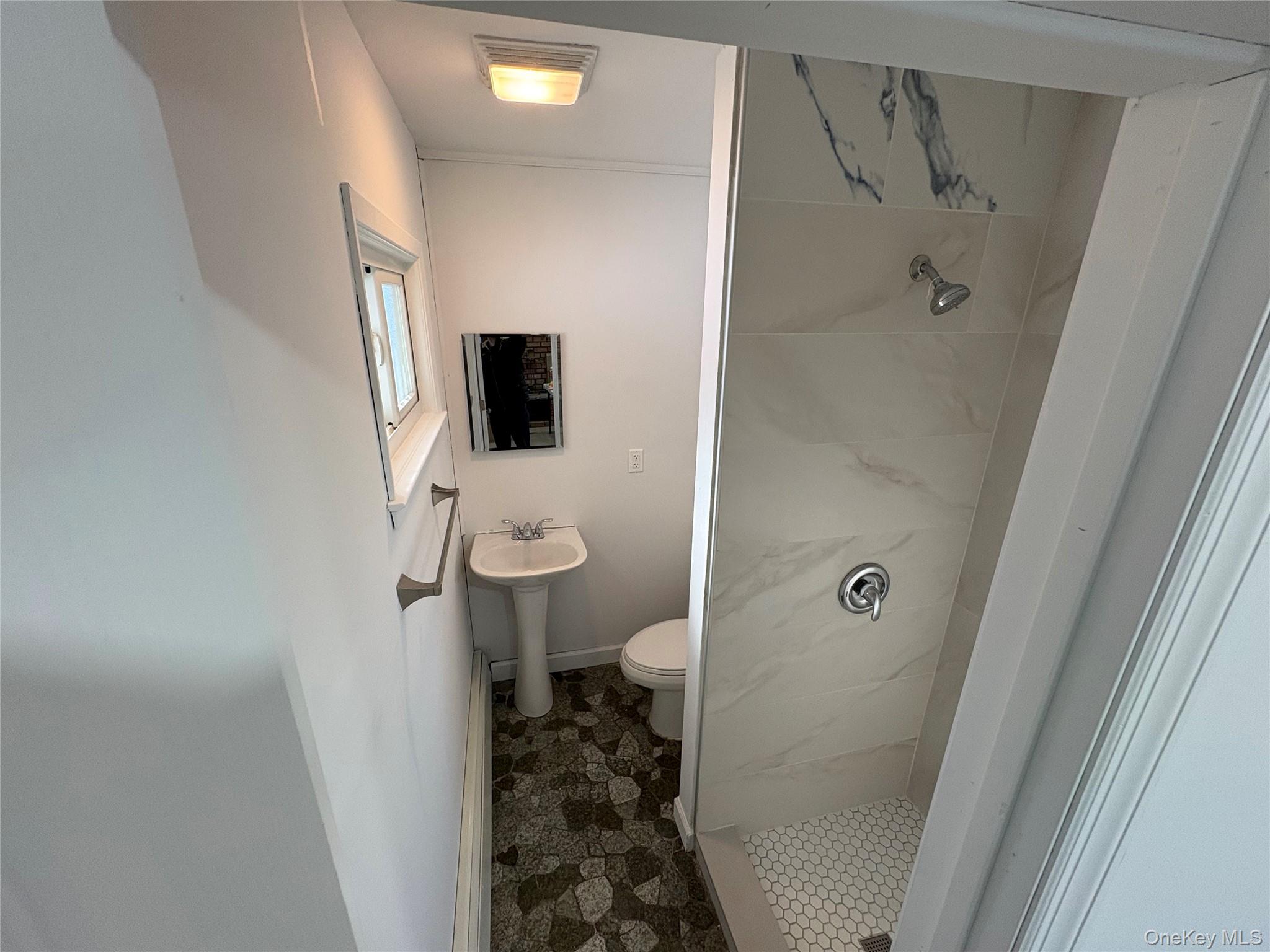 #6 photo, 5494 Expressway Drive, Holtsville , NY 11742