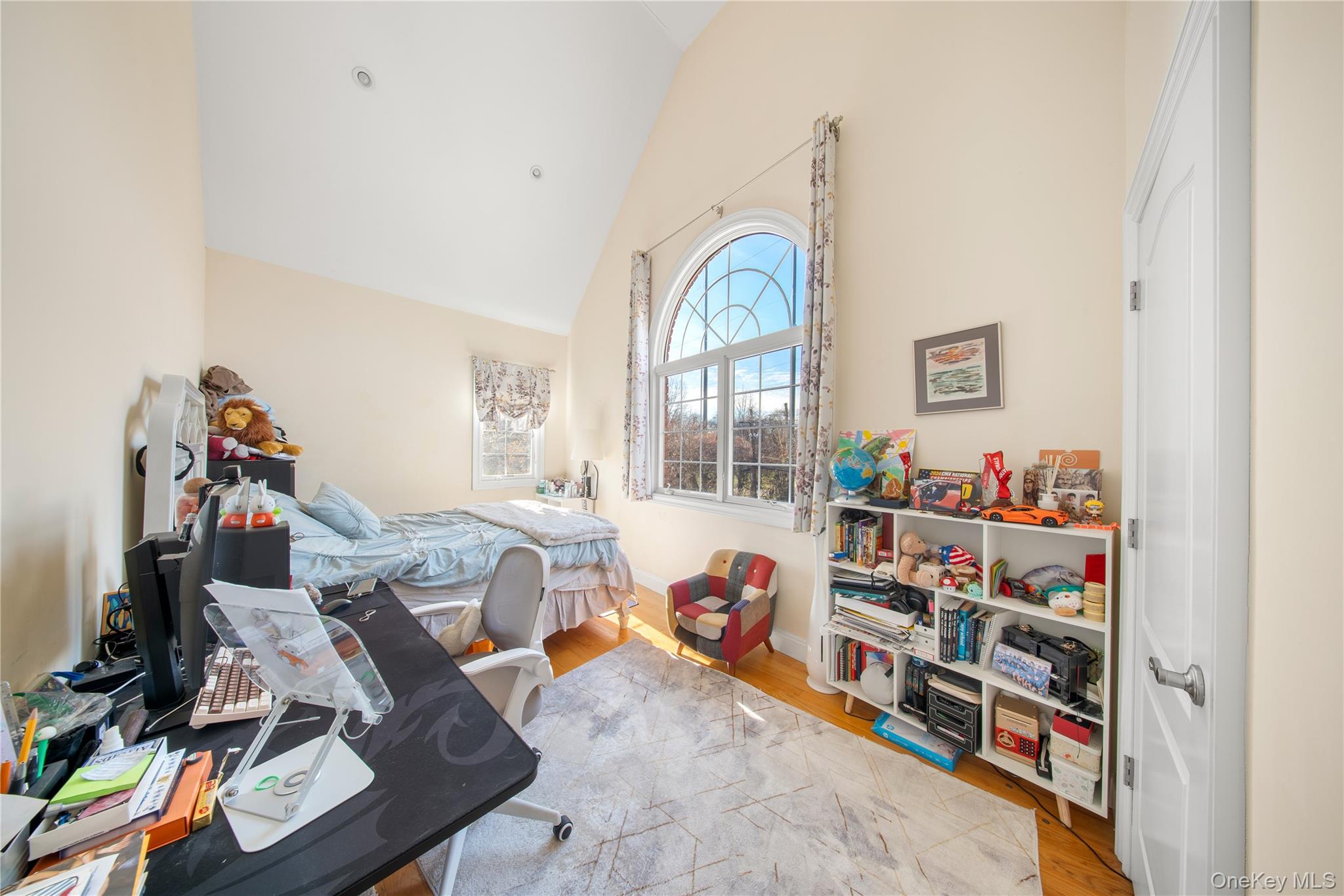 #14 photo, 66-19 Commonwealth Boulevard, Little Neck , NY 11362