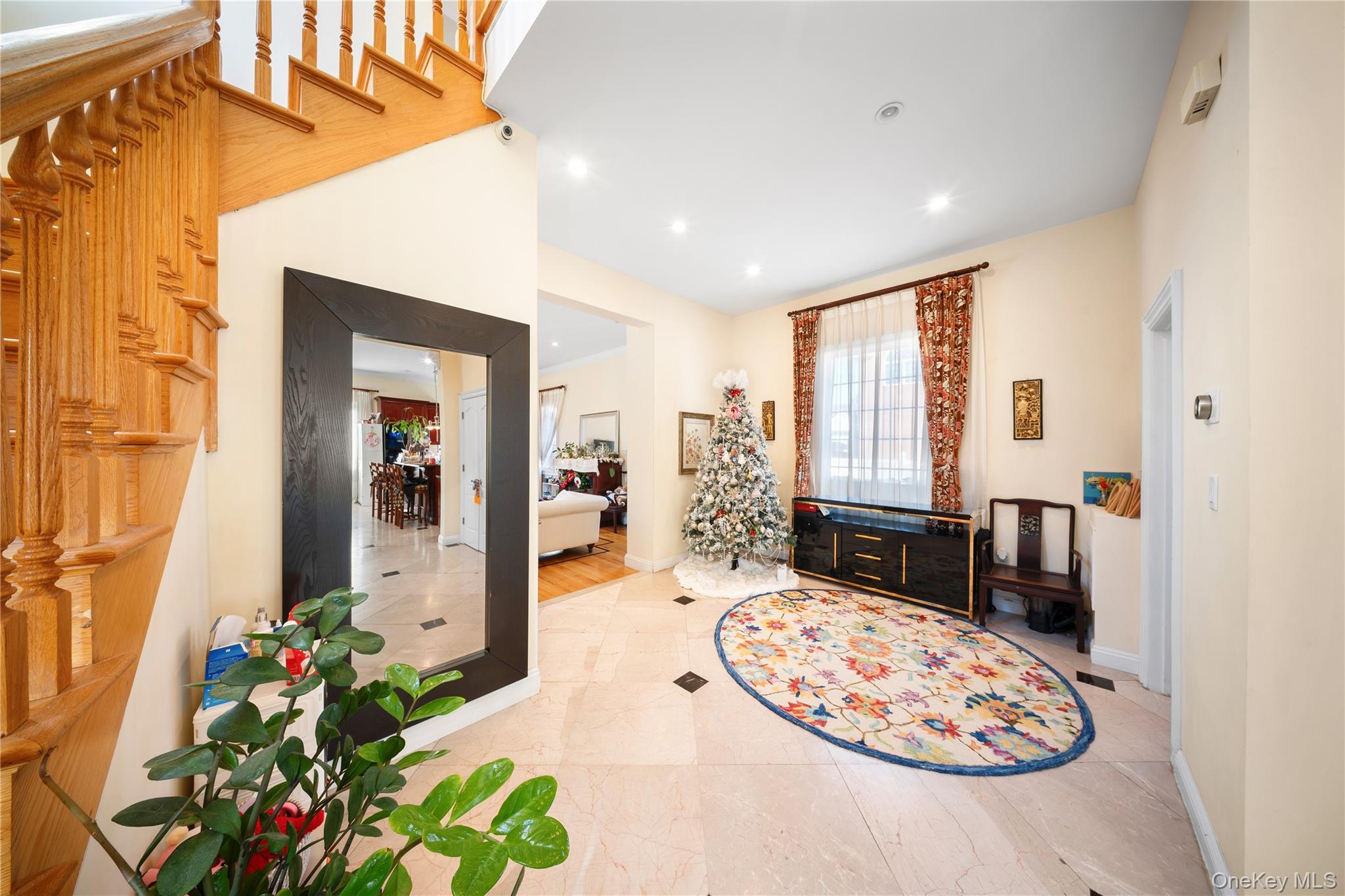 #3 photo, 66-19 Commonwealth Boulevard, Little Neck , NY 11362