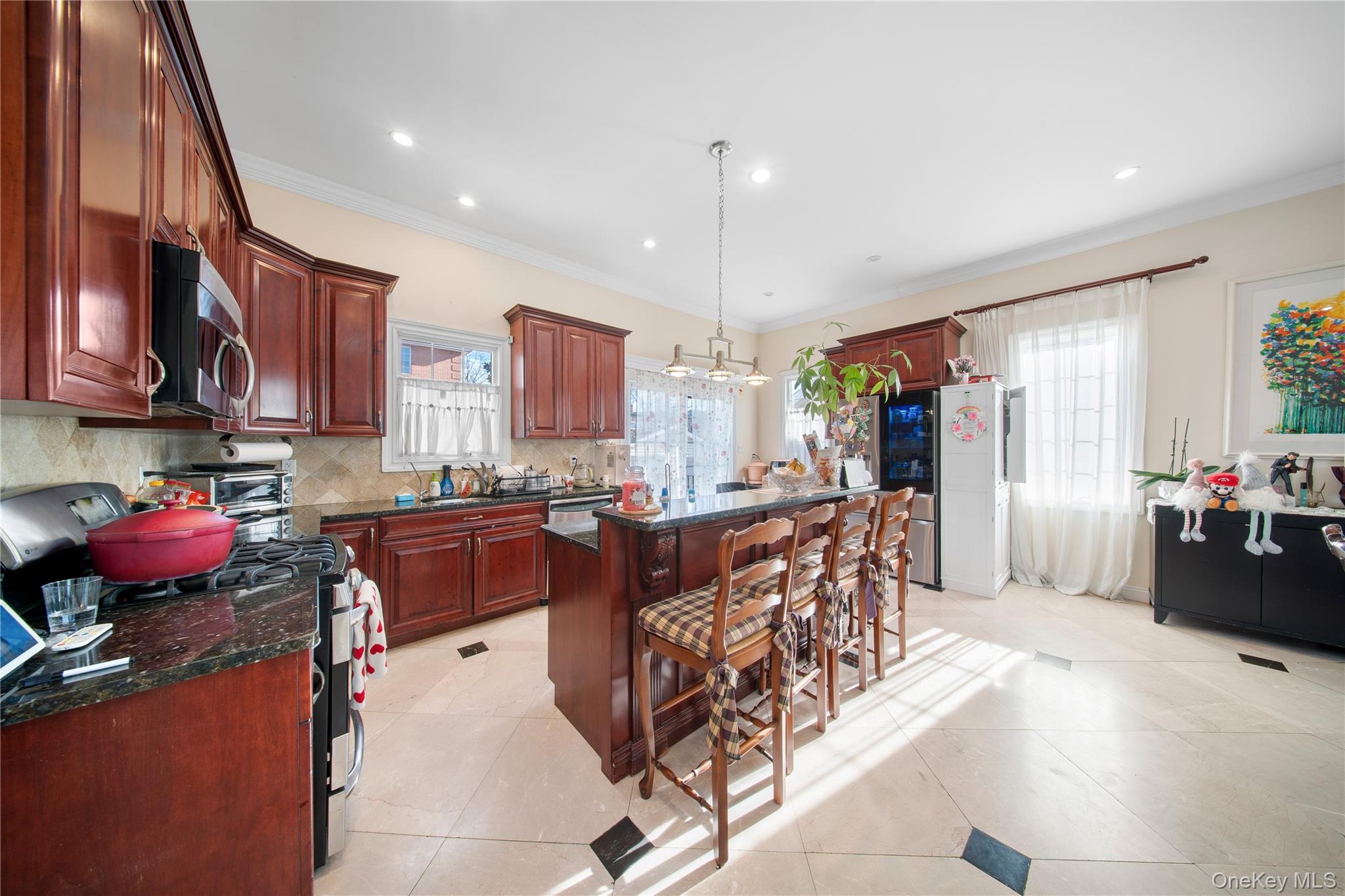 #6 photo, 66-19 Commonwealth Boulevard, Little Neck , NY 11362