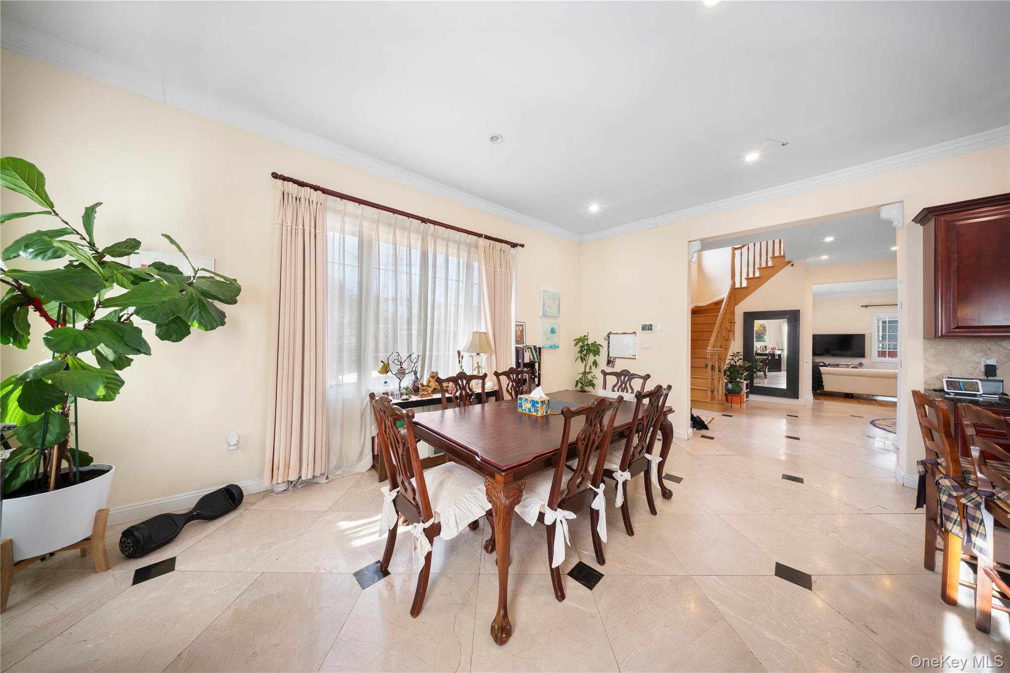 #9 photo, 66-19 Commonwealth Boulevard, Little Neck , NY 11362