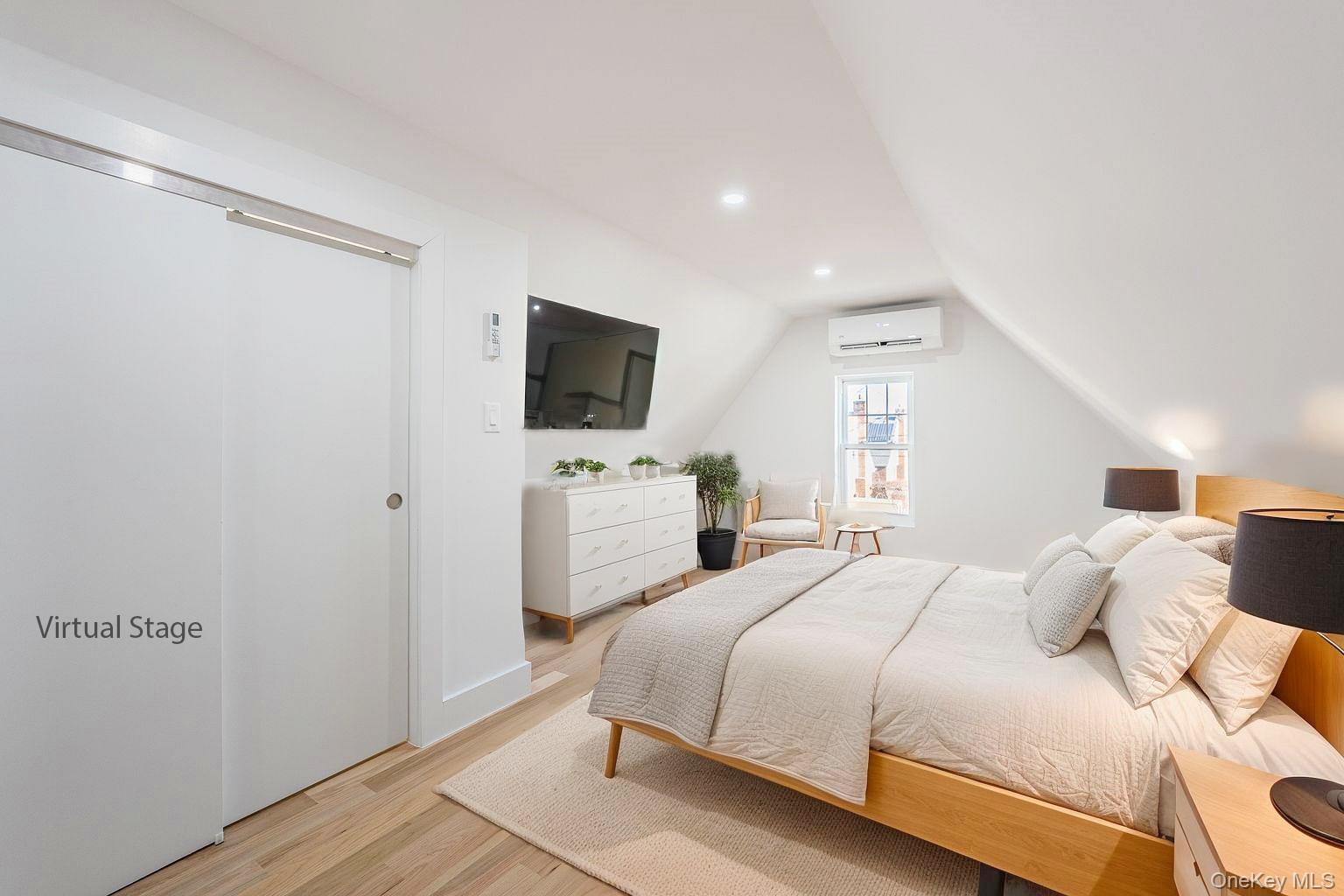 #10 photo, 77-10 162nd Street, Flushing , NY 11366