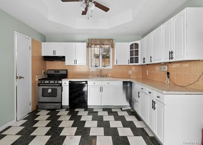 #11 photo, 40 MCLAUGHLIN Street, Staten Island , NY 10305