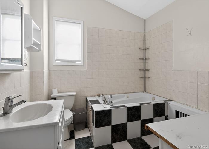 #19 photo, 40 MCLAUGHLIN Street, Staten Island , NY 10305