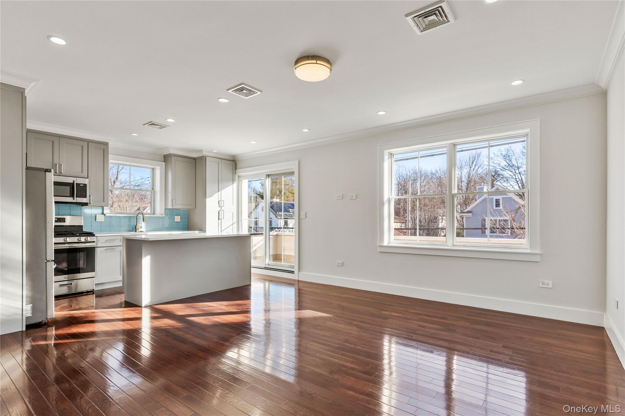 #1 photo, 385 Midland Avenue, Rye , NY 10580