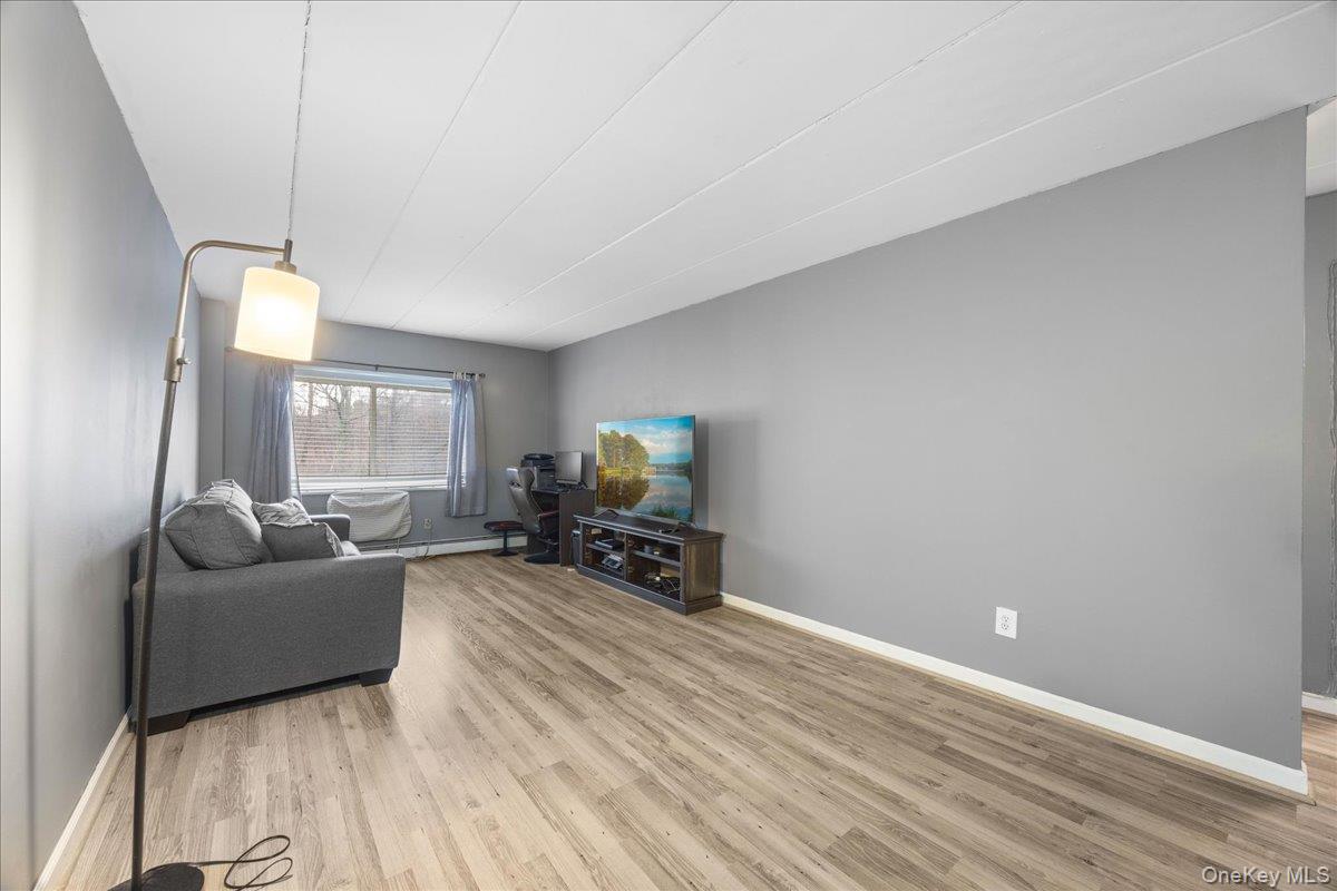 #6 photo, 2035 Central Park Avenue, Yonkers , NY 10710