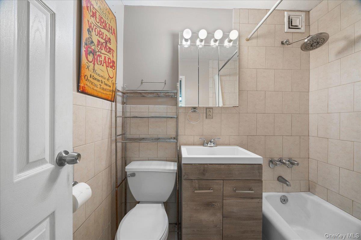 #8 photo, 2035 Central Park Avenue, Yonkers , NY 10710