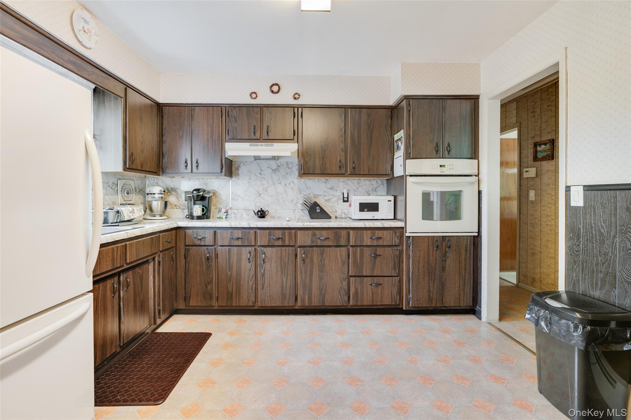 #11 photo, 141 South Avenue, 뉴욕주 Beacon , NY 12508