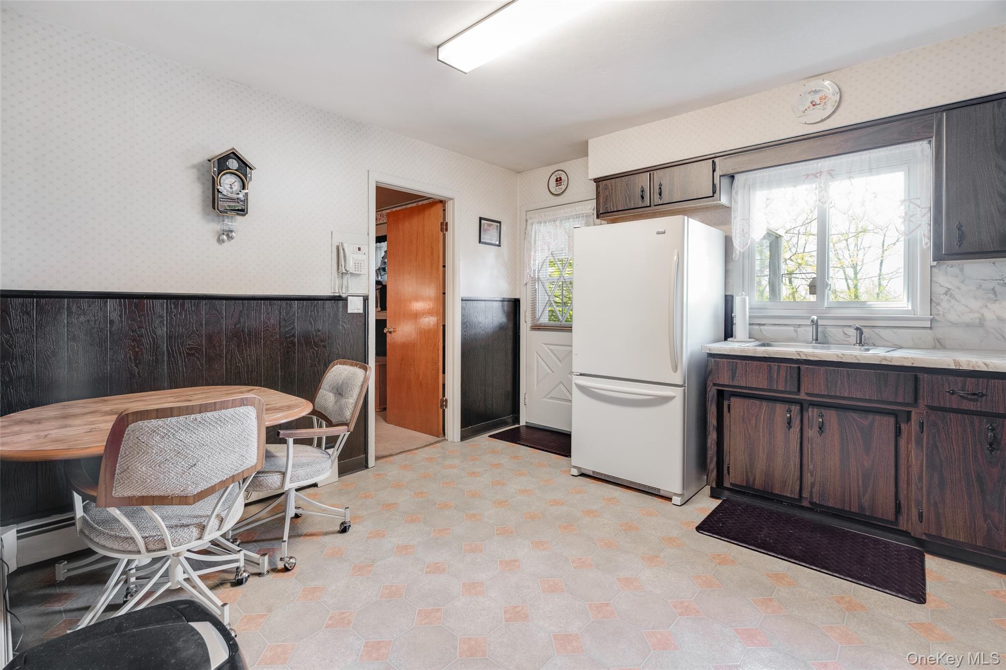 #9 photo, 141 South Avenue, 뉴욕주 Beacon , NY 12508