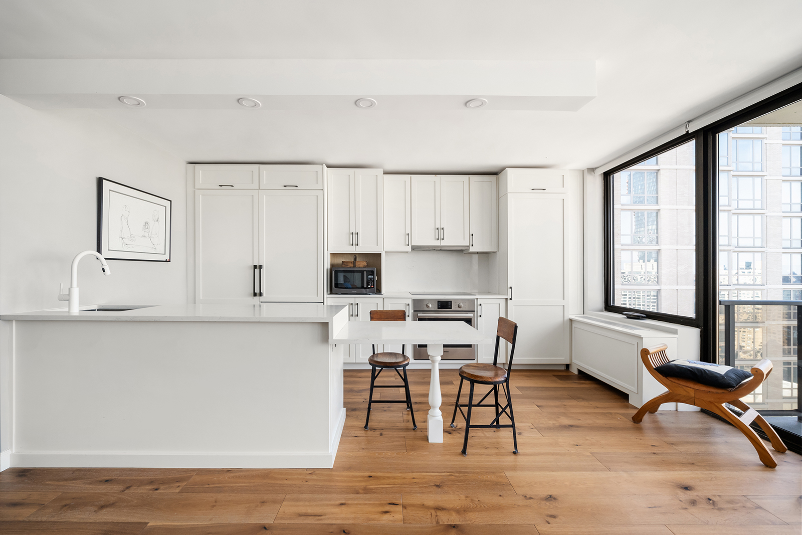 #4 photo, 161 W 61st Street, 맨해튼 Lincoln Square , NY 10023