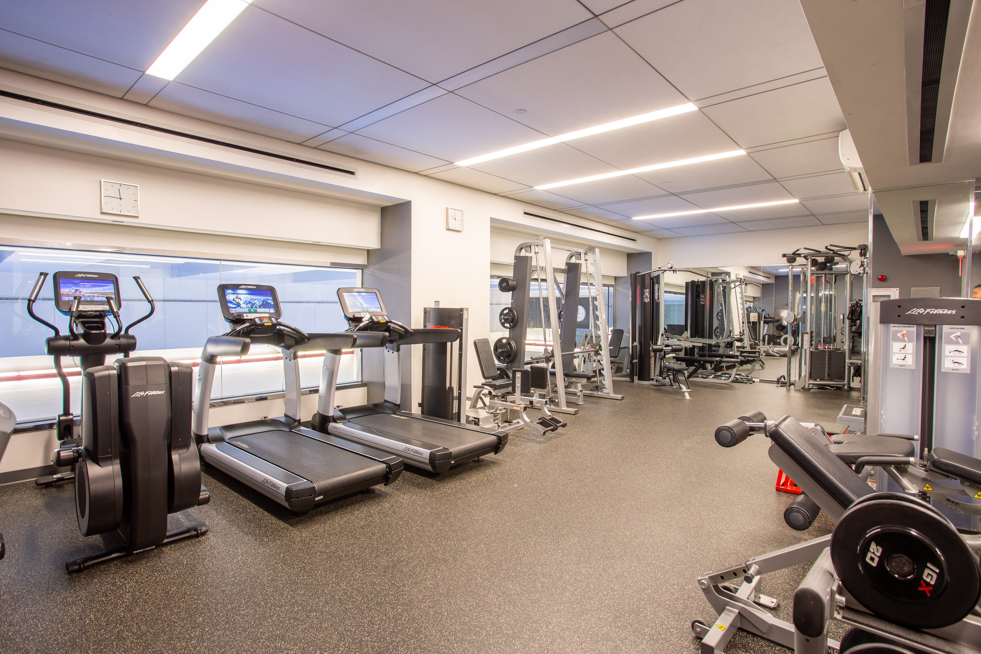 #9 photo, 161 W 61st Street, 맨해튼 Lincoln Square , NY 10023