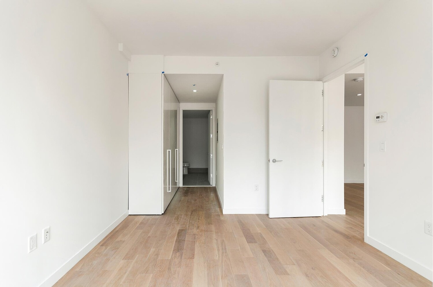 #6 photo, 540 W 49TH Street, Hell's Kitchen , NY 10019