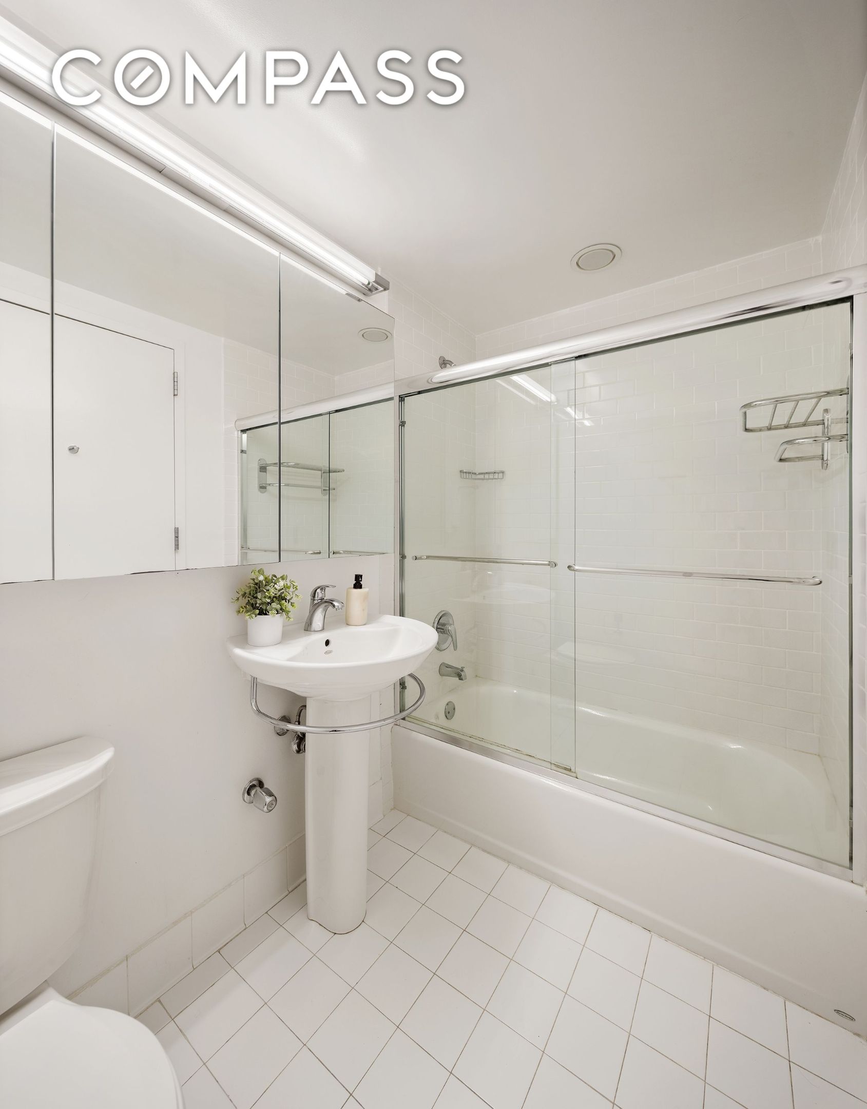 #8 photo, 242 E 25th Street, Kips Bay , NY 10010