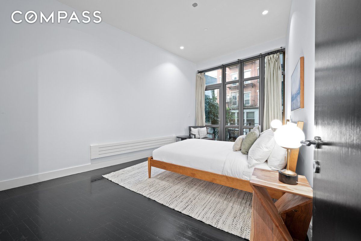 #11 photo, 133 W 14th Street, מנהטן Chelsea , NY 10011