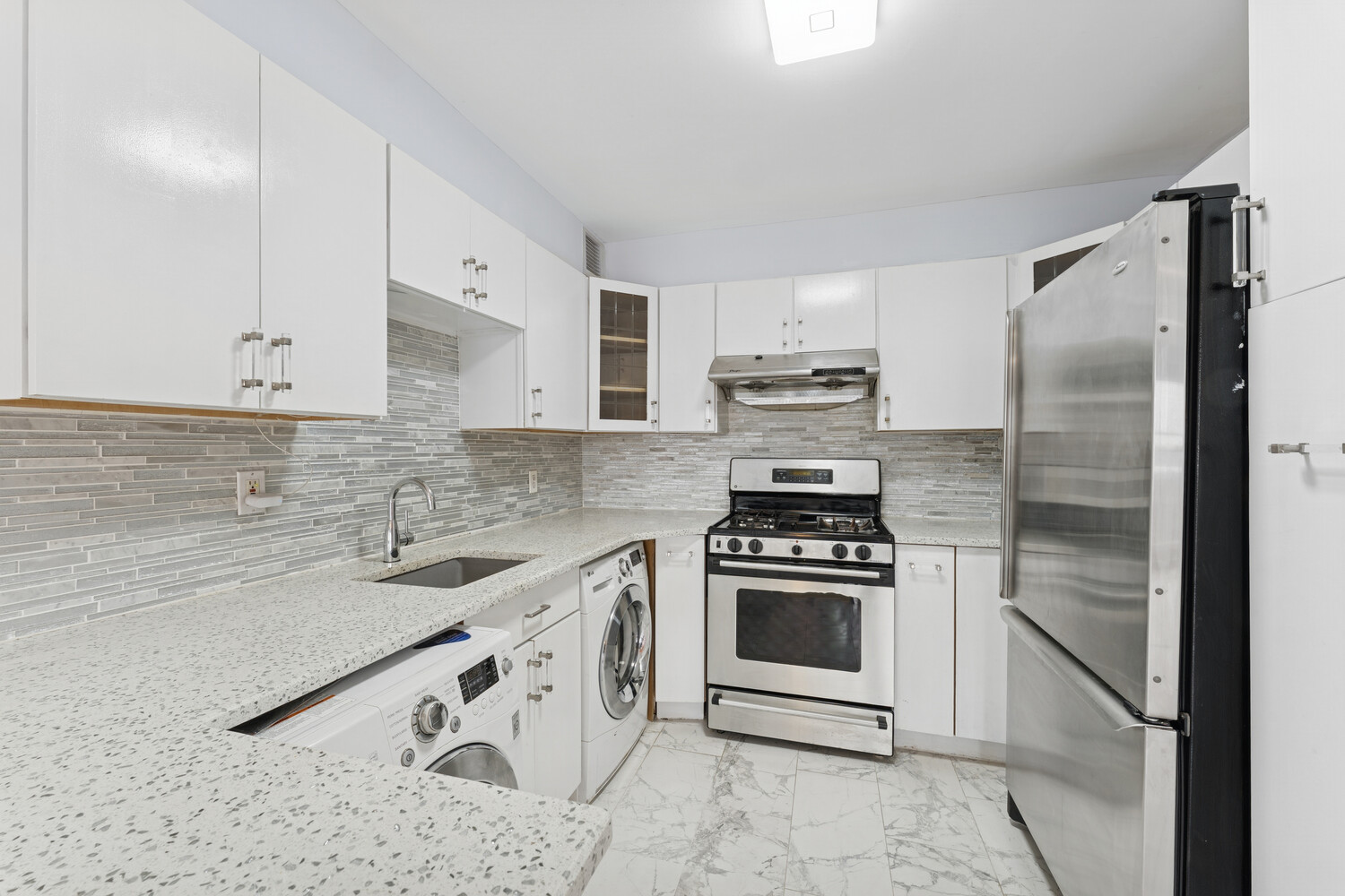 #15 photo, 76-01 113TH Street, 皇后區 森林小丘 Forest Hills , NY 11375