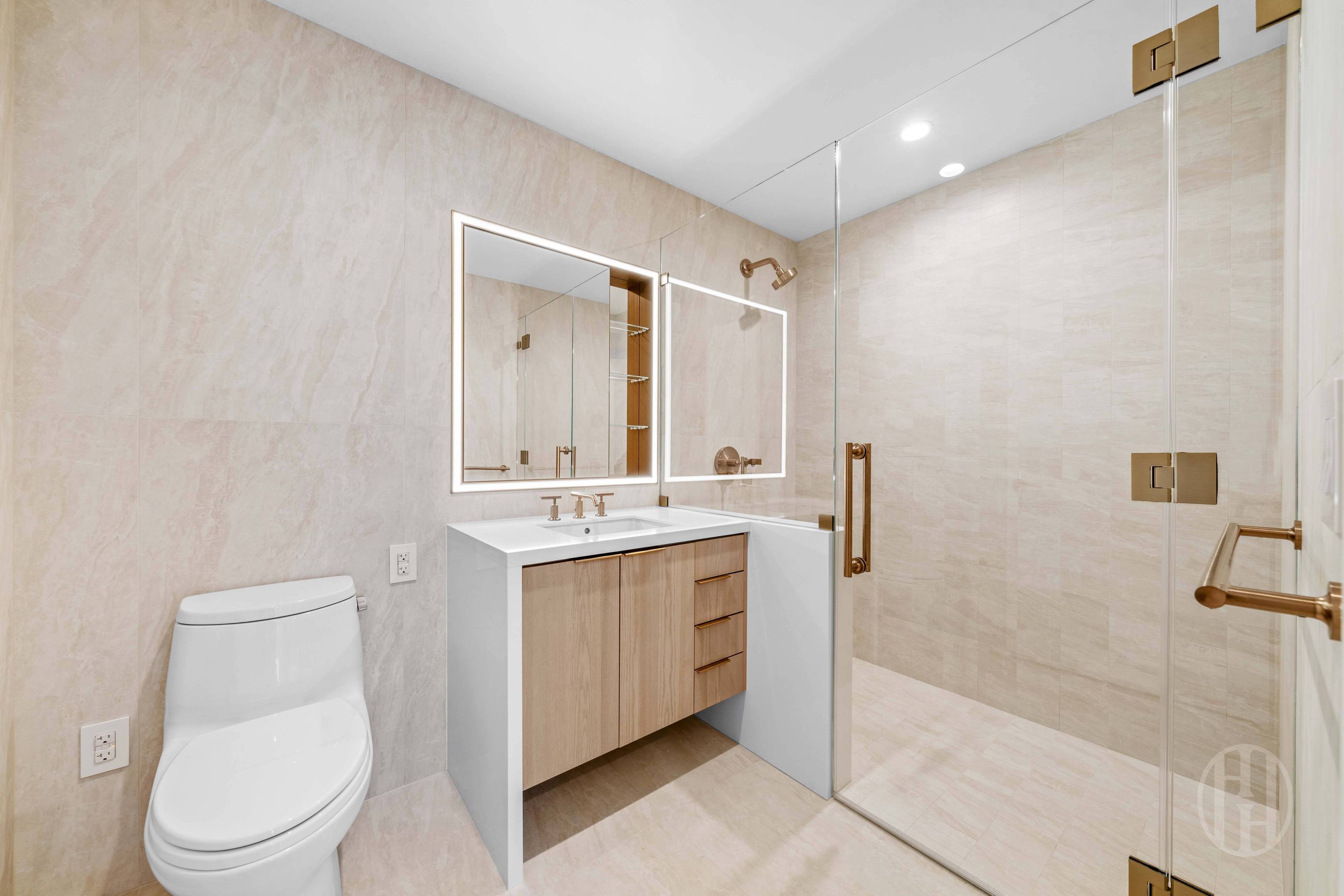 #11 photo, 3 Court Square, קווינס Long Island City , NY 11101