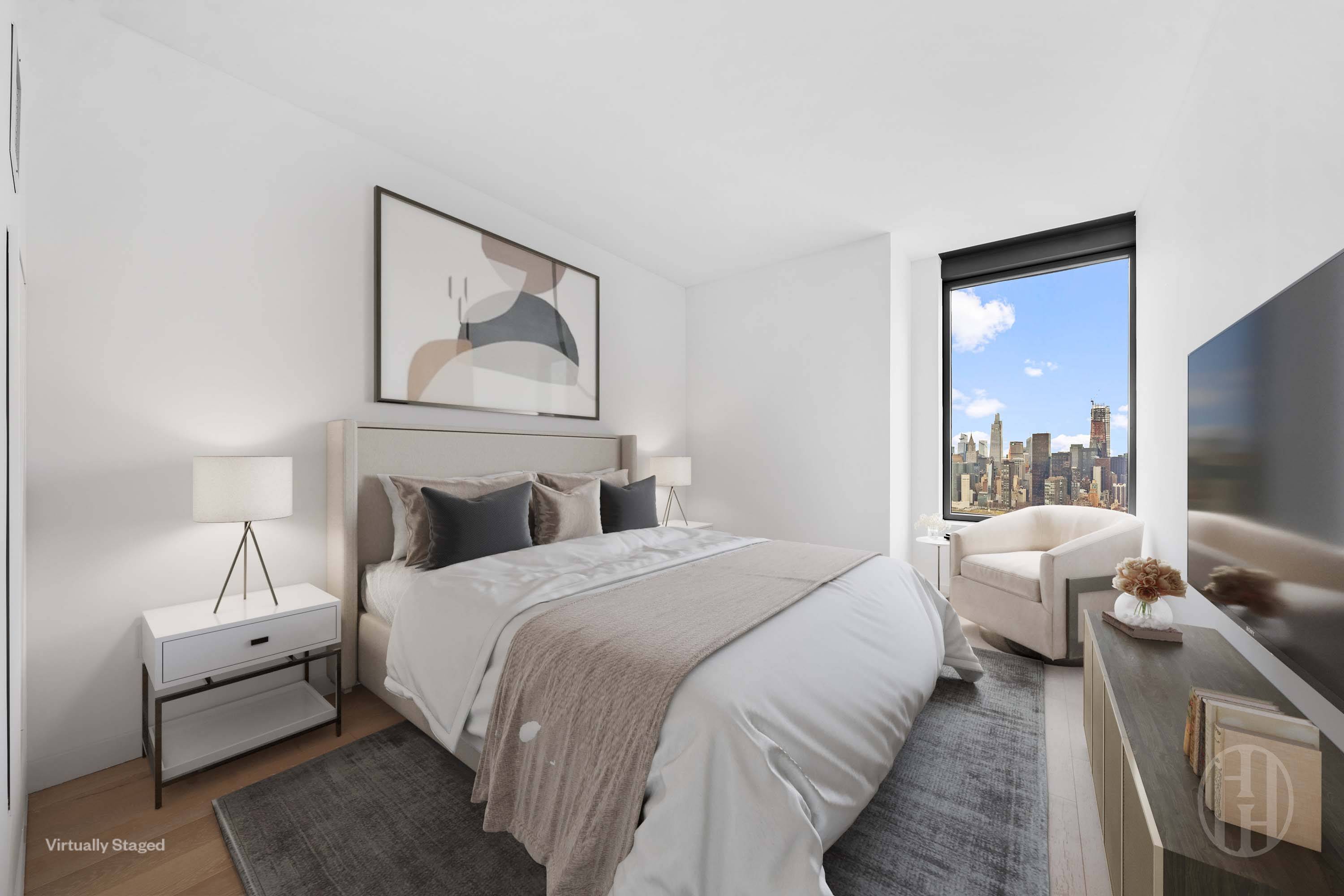 #12 photo, 3 Court Square, קווינס Long Island City , NY 11101