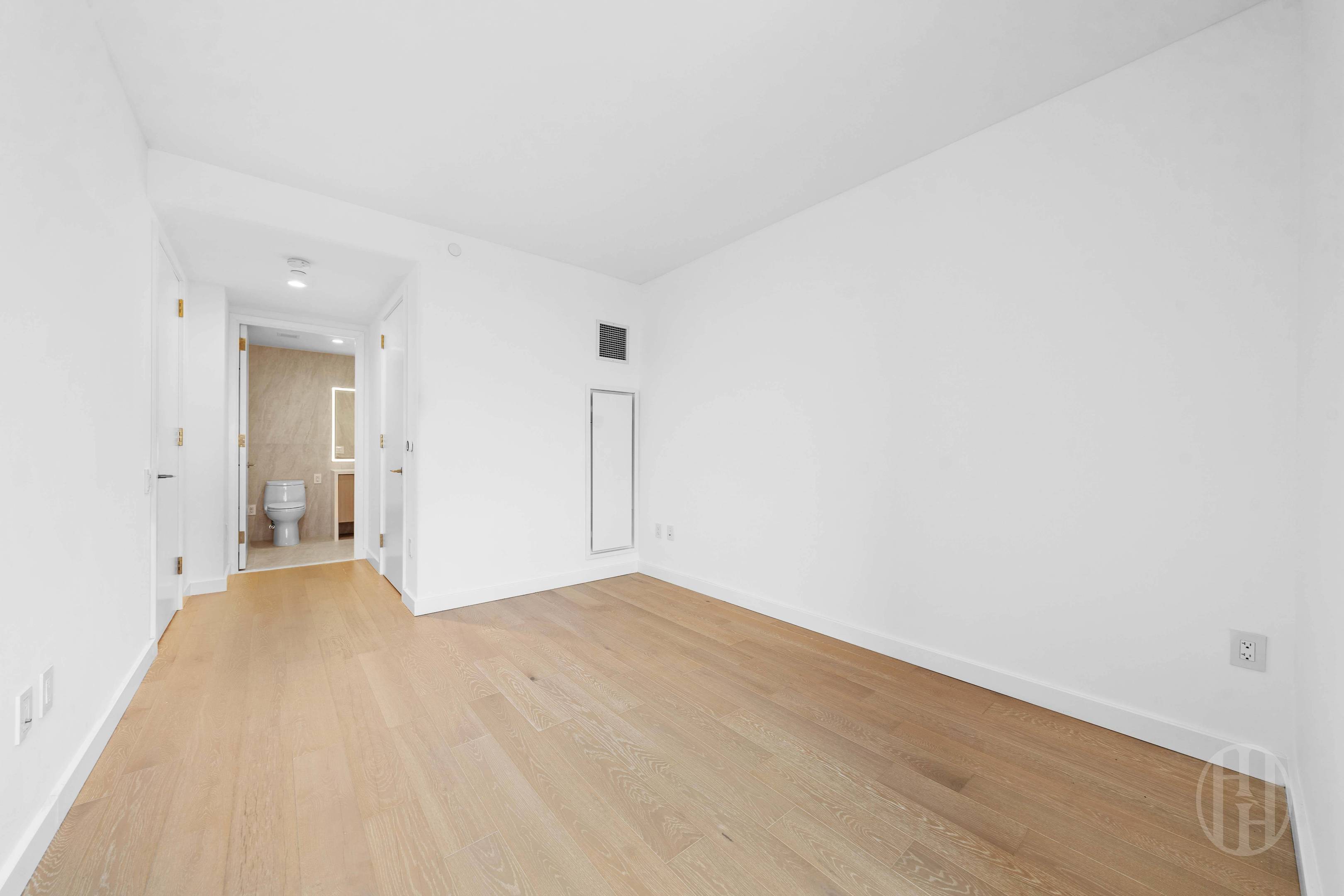 #14 photo, 3 Court Square, קווינס Long Island City , NY 11101