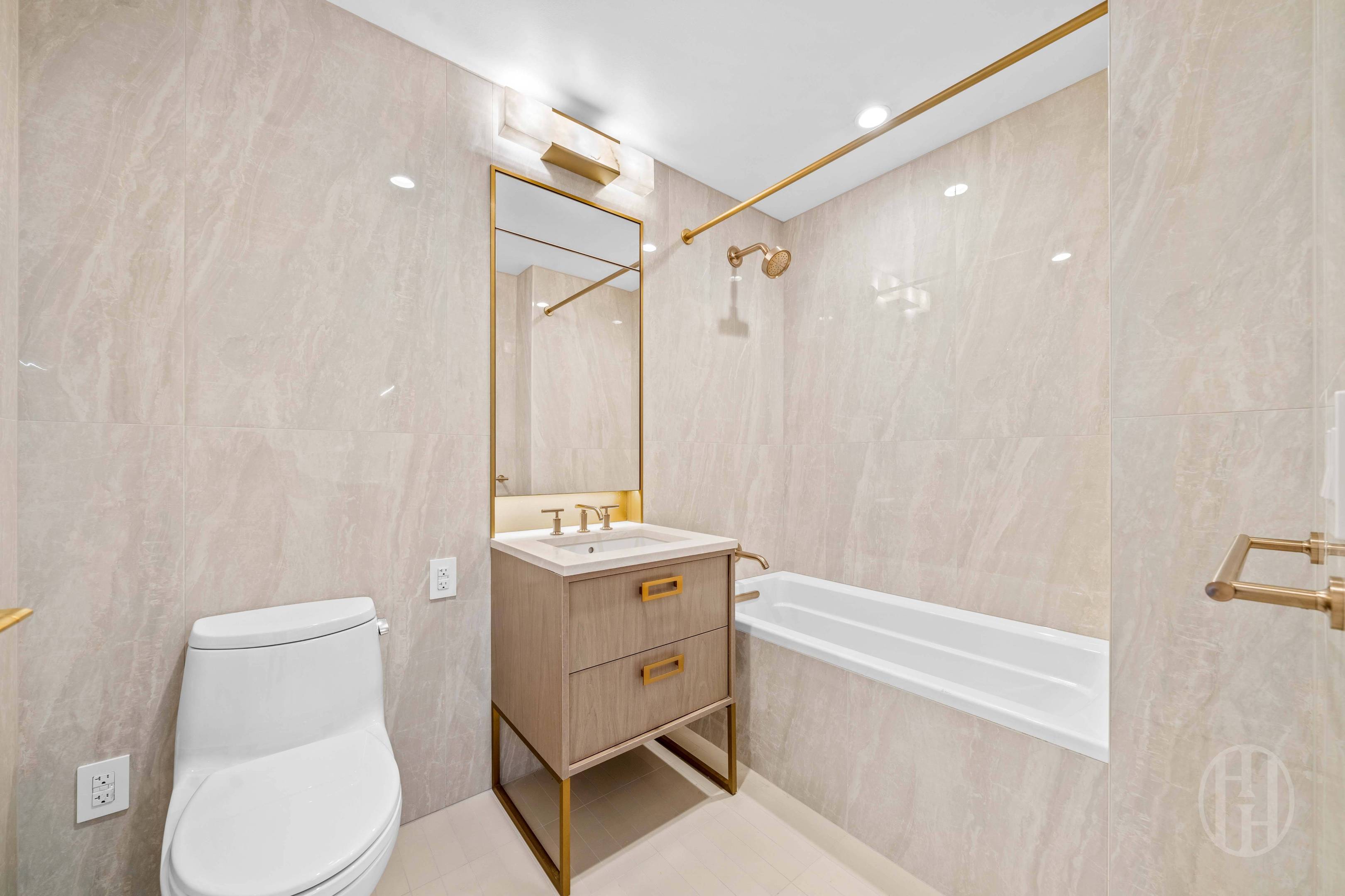 #15 photo, 3 Court Square, קווינס Long Island City , NY 11101