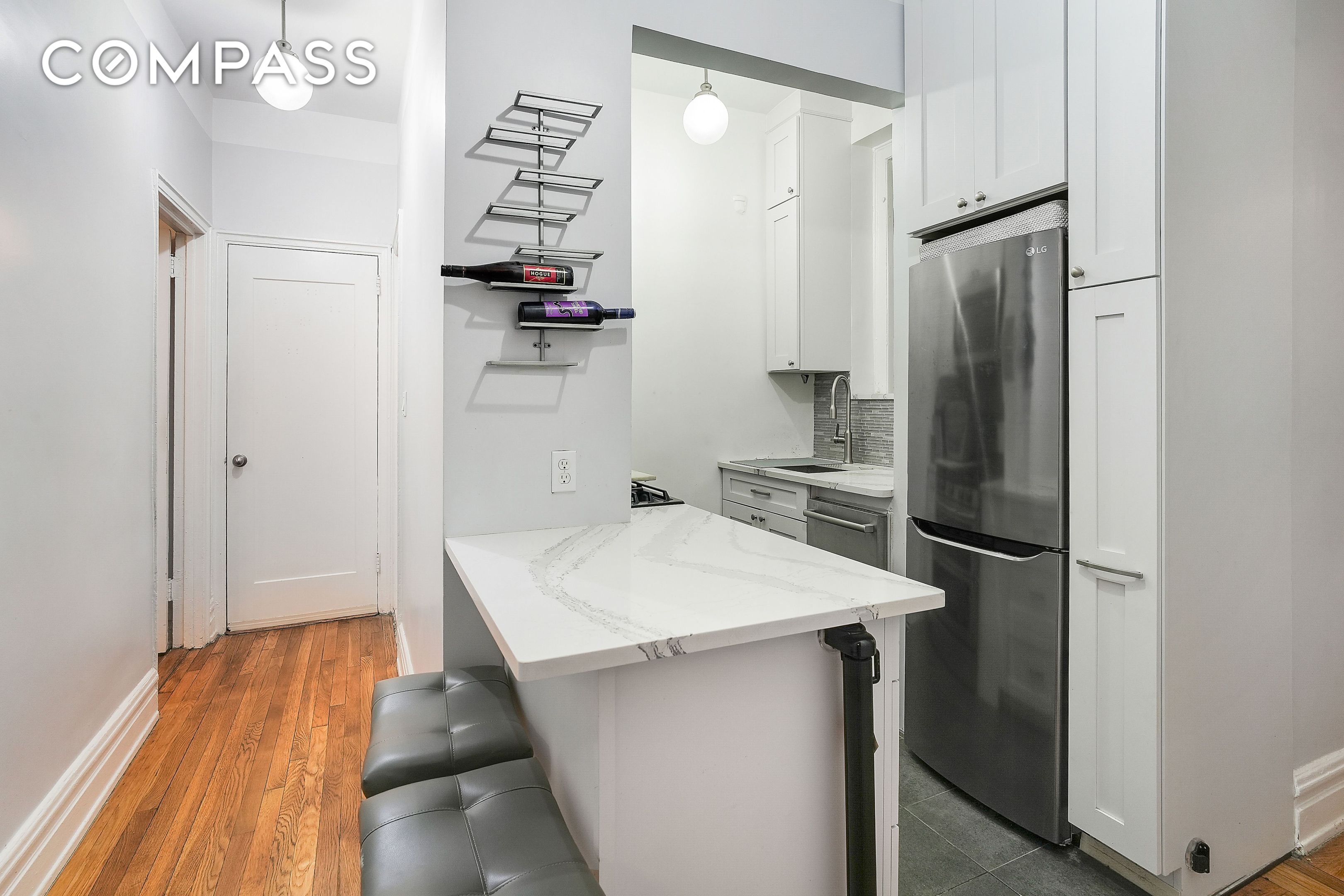 #8 photo, 205 W 54th Street, Midtown , NY 10019