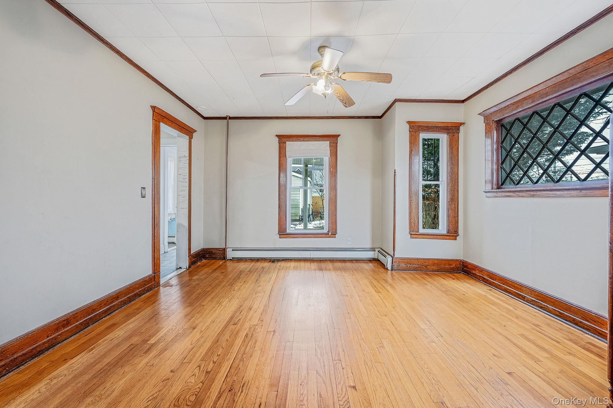 #16 photo, 215 West Avenue, Patchogue , NY 11772