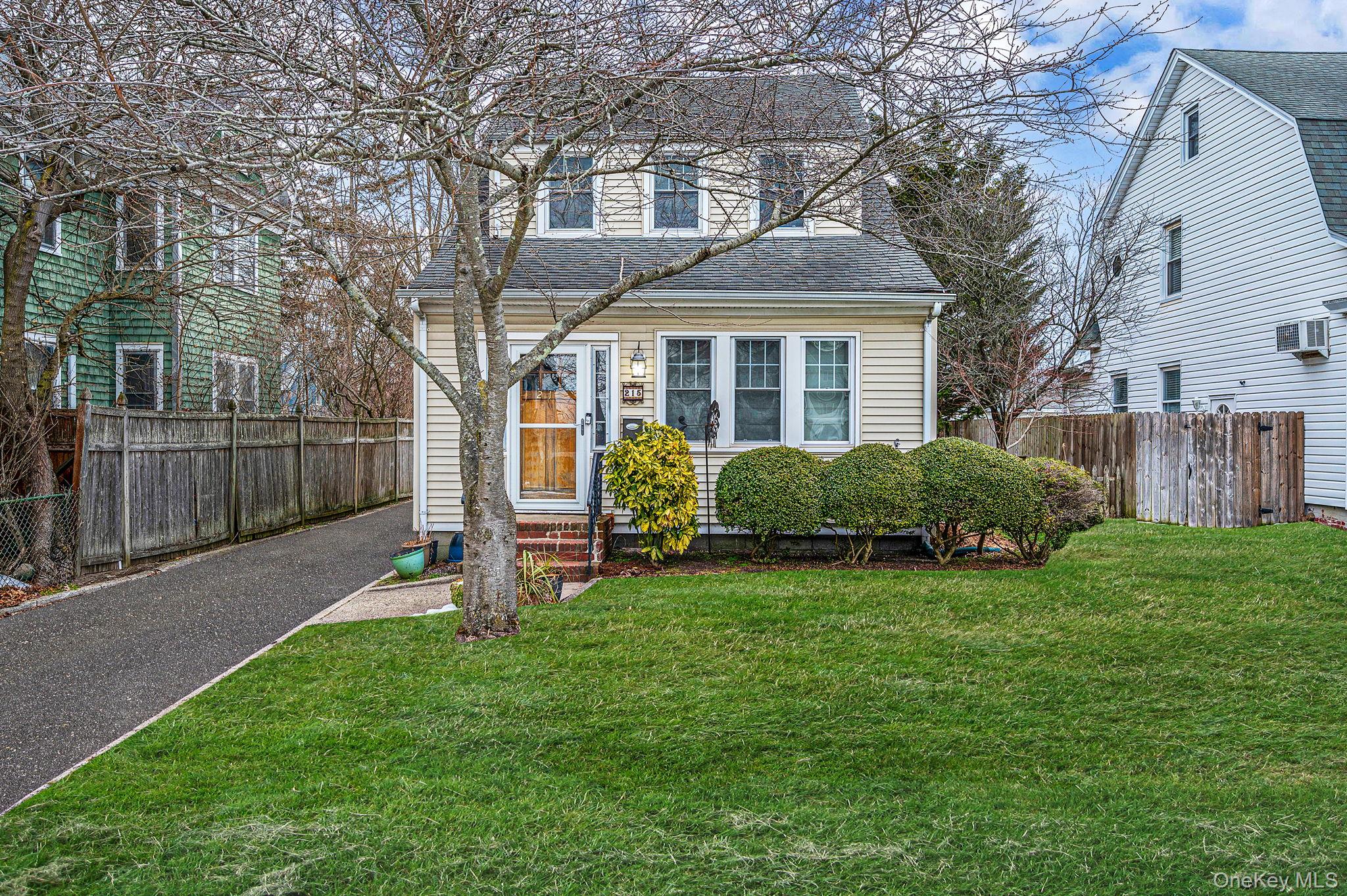 #2 photo, 215 West Avenue, Patchogue , NY 11772