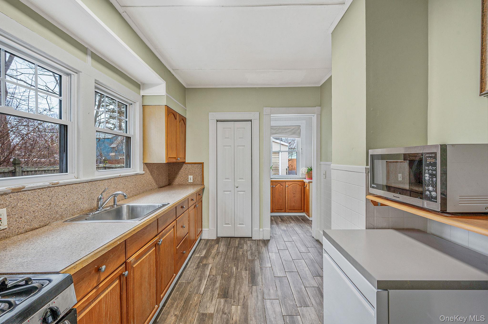 #20 photo, 215 West Avenue, Patchogue , NY 11772