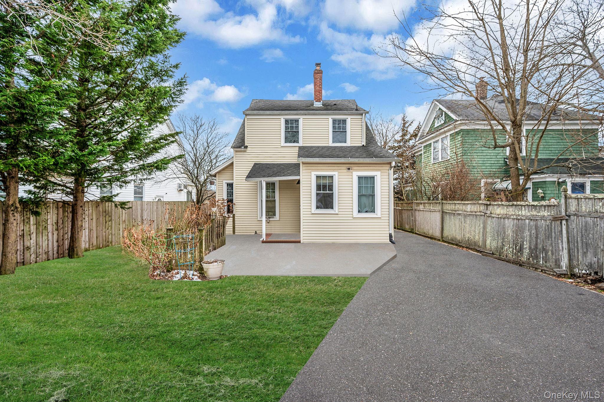 #3 photo, 215 West Avenue, Patchogue , NY 11772