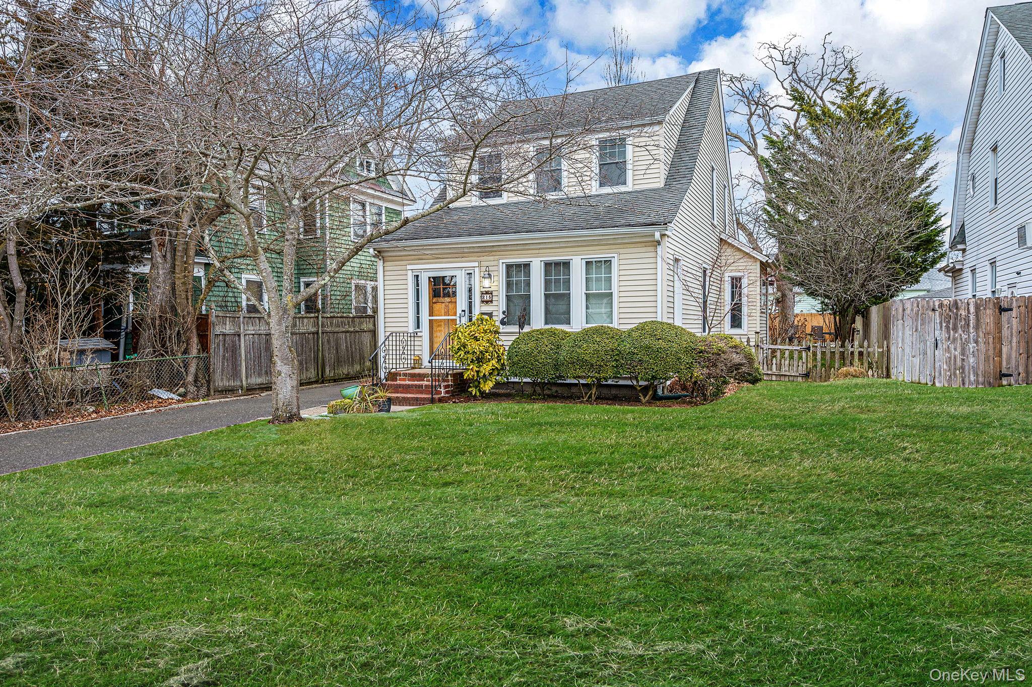 #7 photo, 215 West Avenue, Patchogue , NY 11772