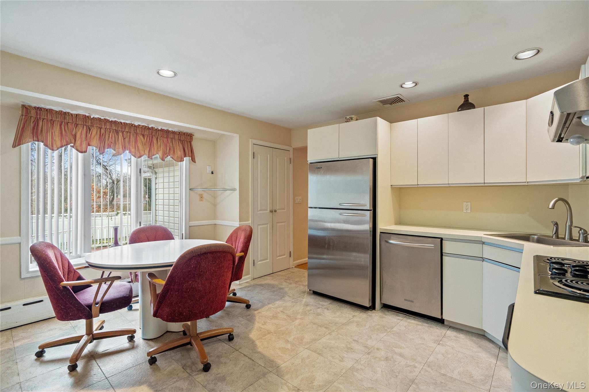 #14 photo, 2046 Hancock Avenue, North Bellmore , NY 11710