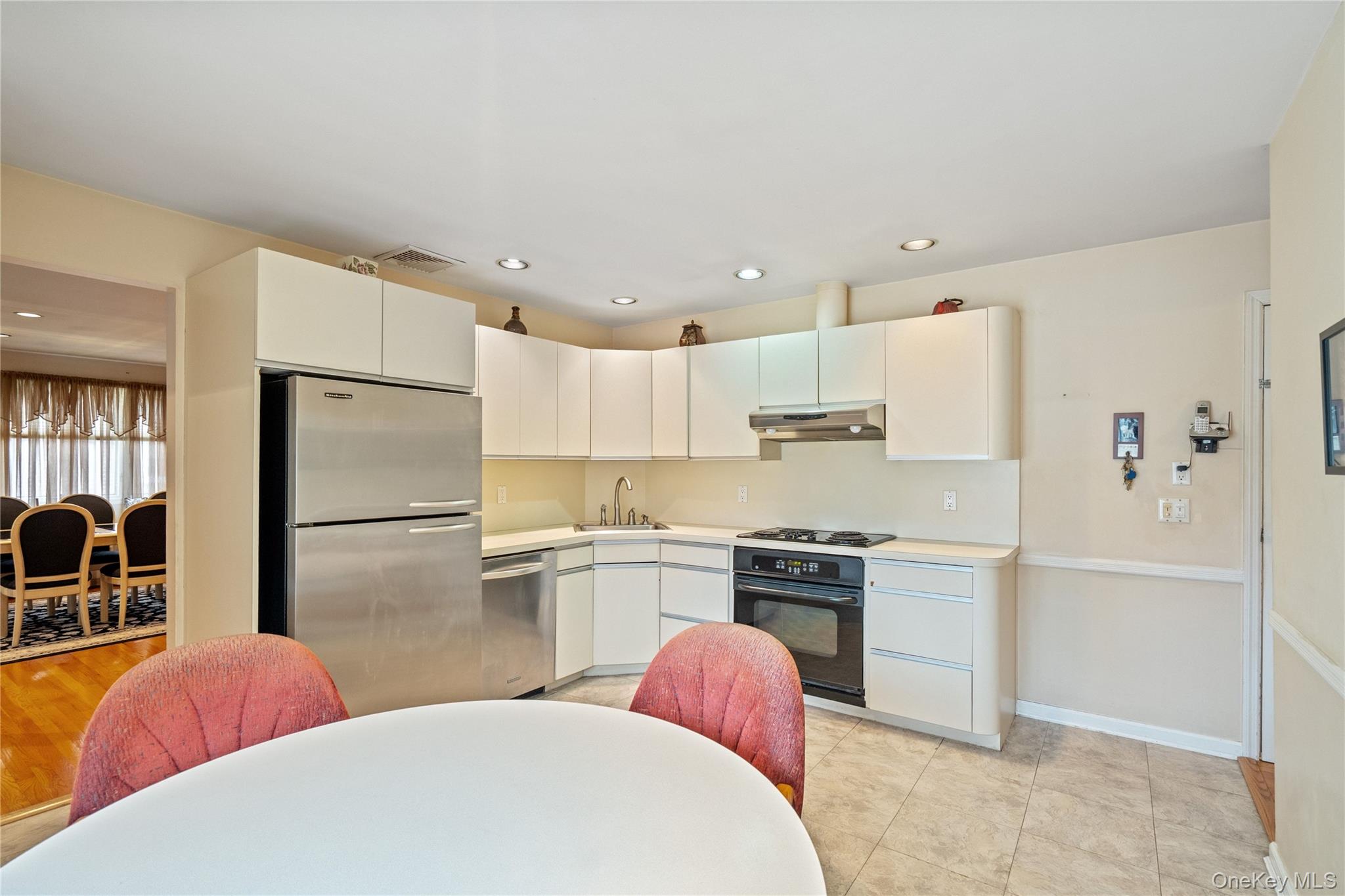 #16 photo, 2046 Hancock Avenue, North Bellmore , NY 11710