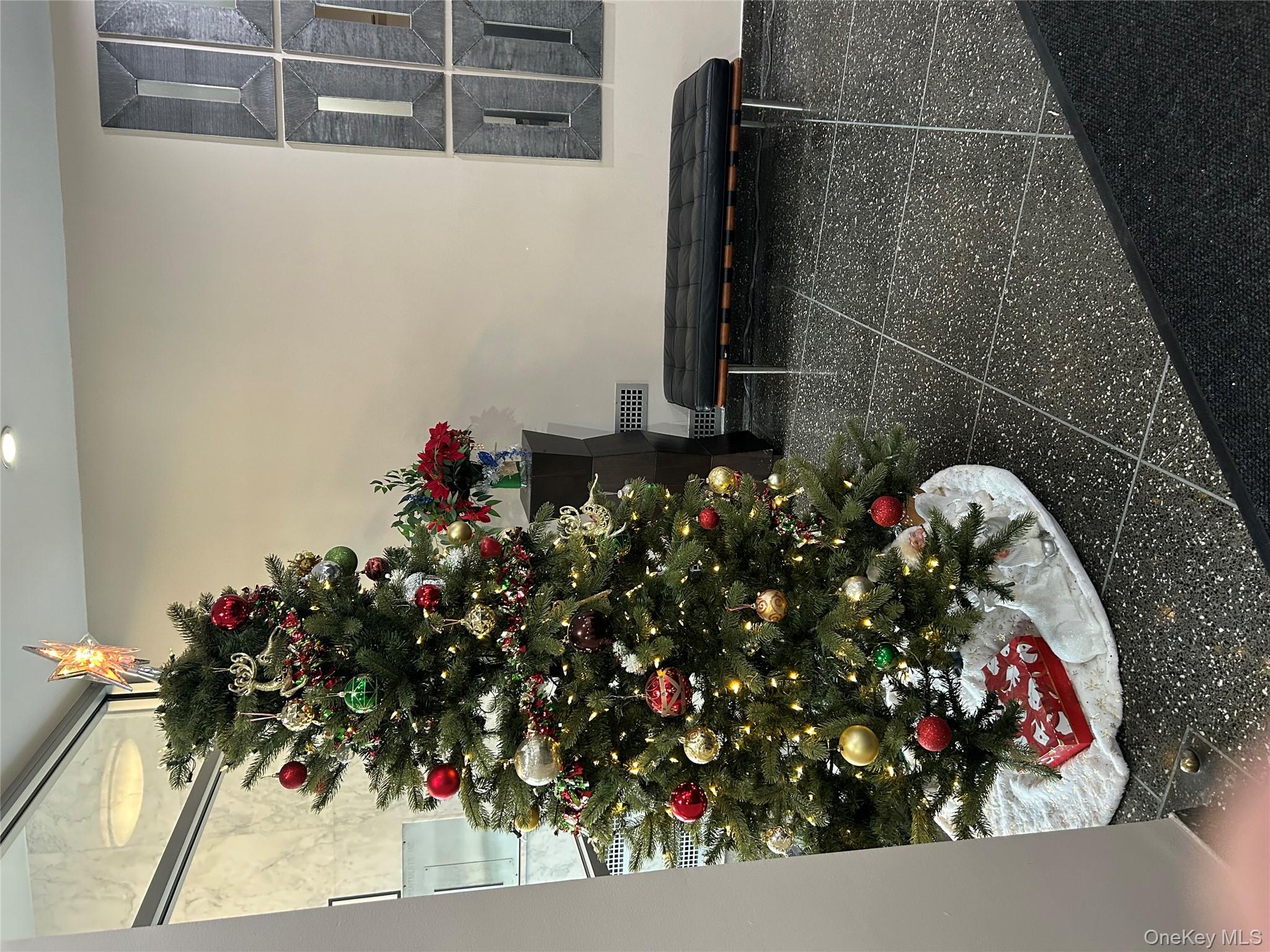 #3 photo, 97-07 63rd Road, कुईंस Rego Park , NY 11374