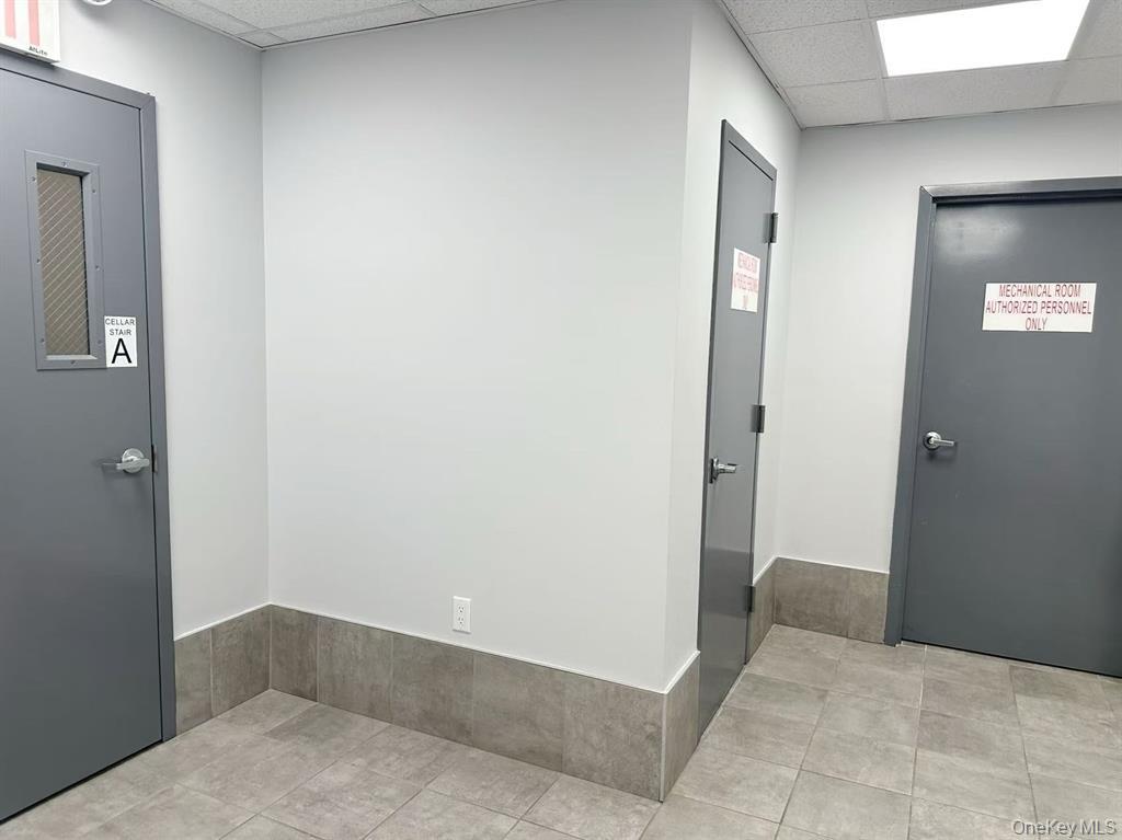 #12 photo, 25-34 Steinway Street, लॉन्ग आइलैंड सिटी Long Island City , NY 11103