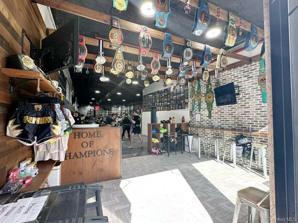 #3 photo, 25-34 Steinway Street, लॉन्ग आइलैंड सिटी Long Island City , NY 11103