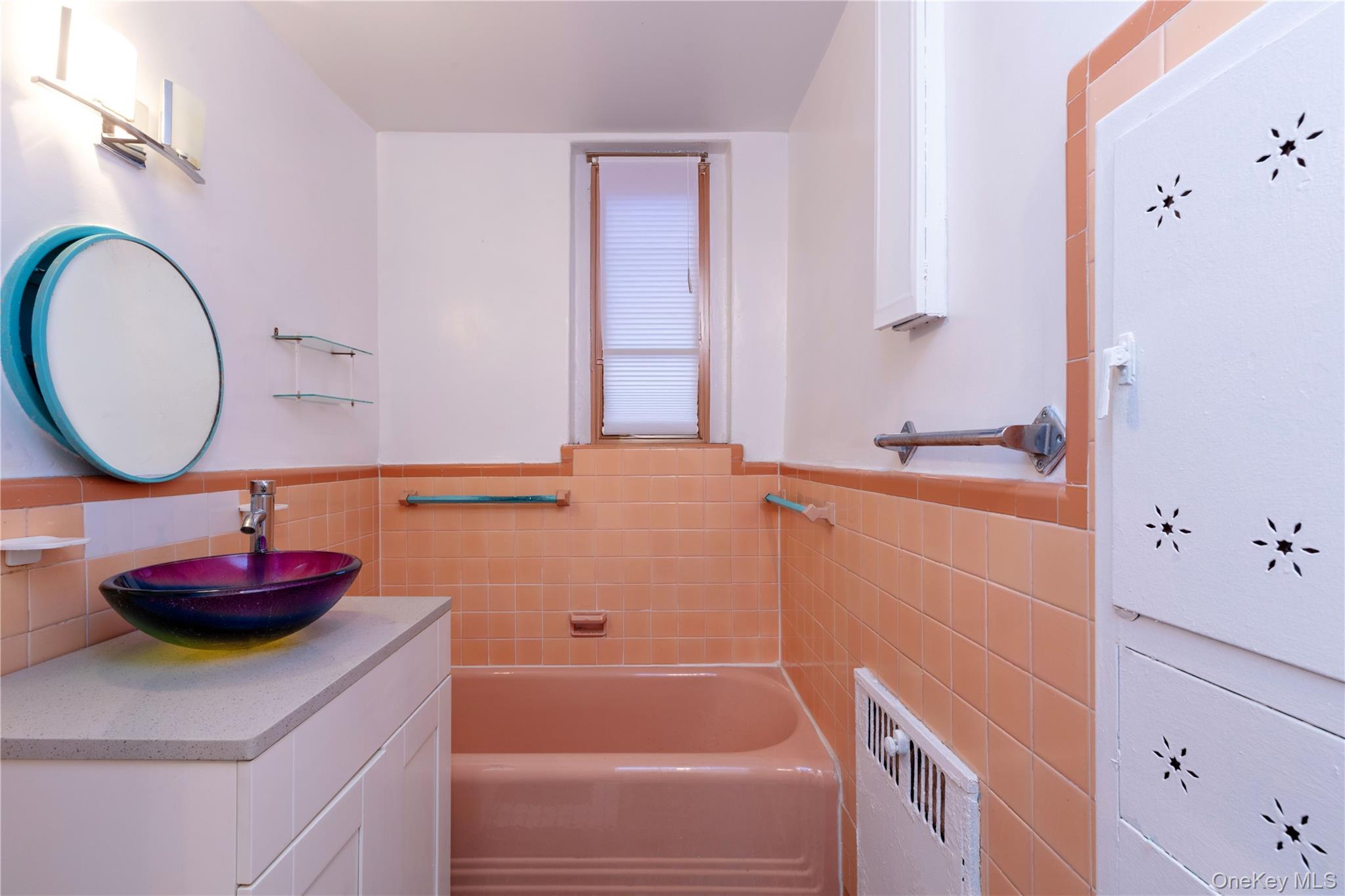 #9 photo, 111-15 75th Avenue, Forest Hills , NY 11375