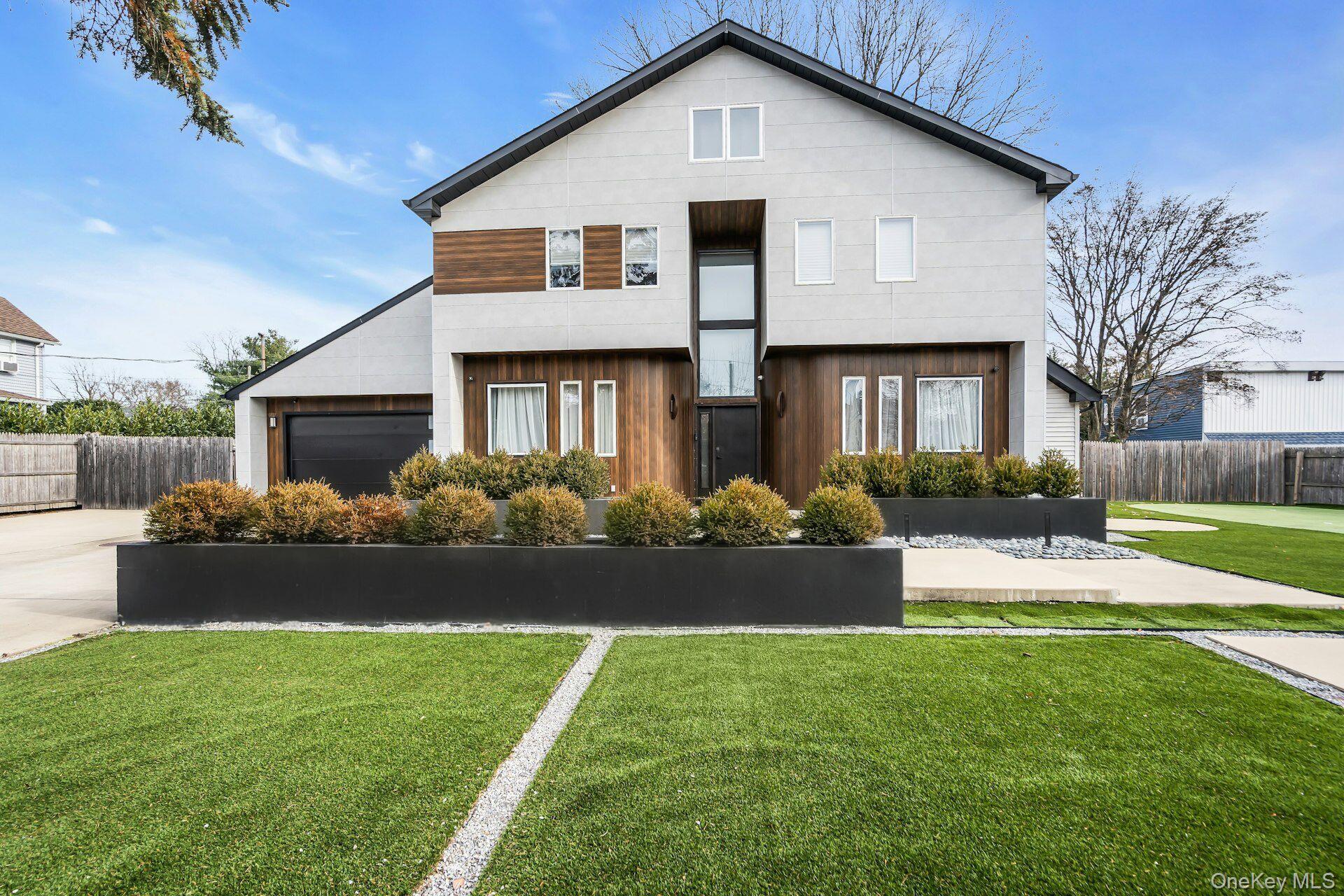 #1 photo, 3 Maple Street, Glenwood Landing , NY 11547