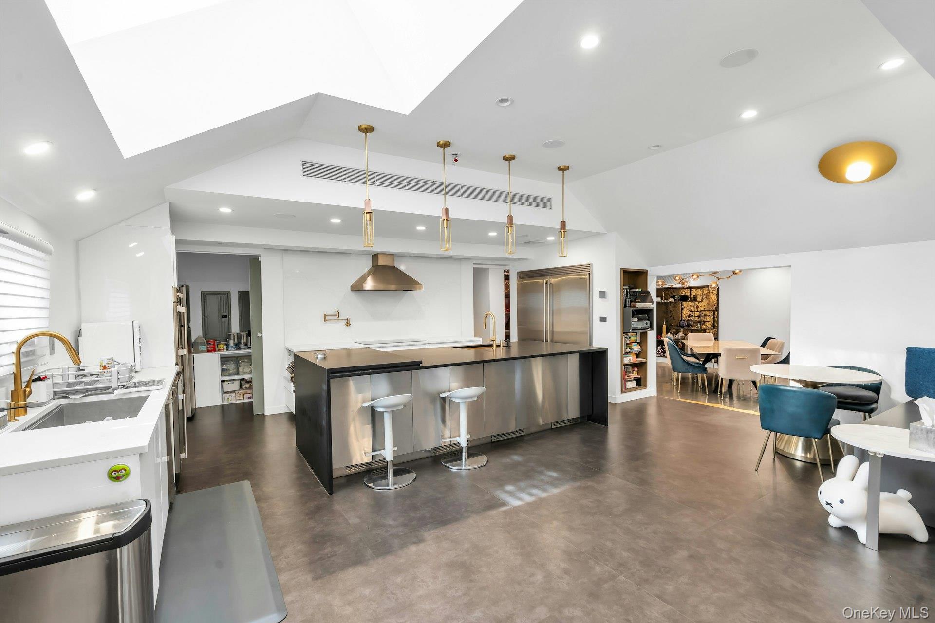 #13 photo, 3 Maple Street, Glenwood Landing , NY 11547