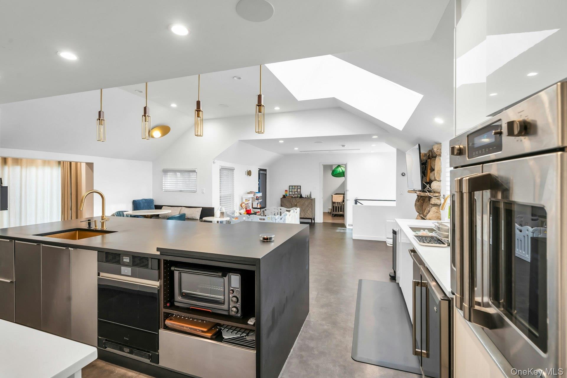 #14 photo, 3 Maple Street, Glenwood Landing , NY 11547