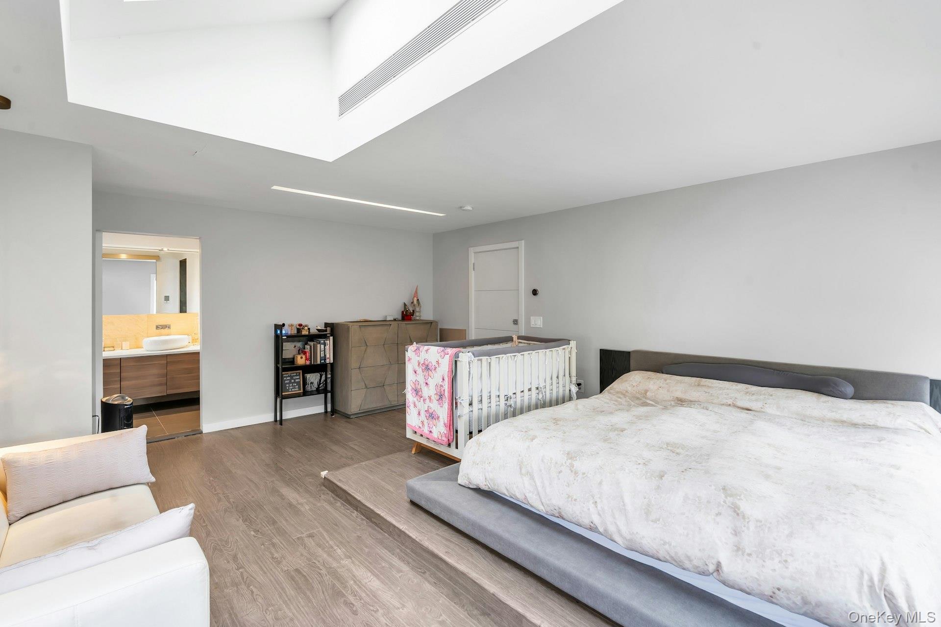 #20 photo, 3 Maple Street, Glenwood Landing , NY 11547