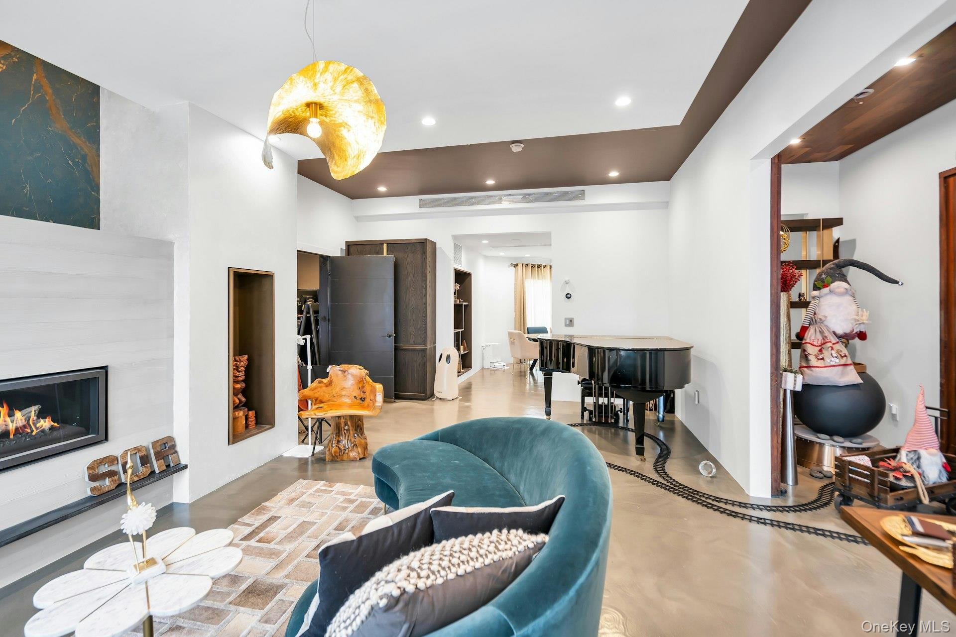 #5 photo, 3 Maple Street, Glenwood Landing , NY 11547