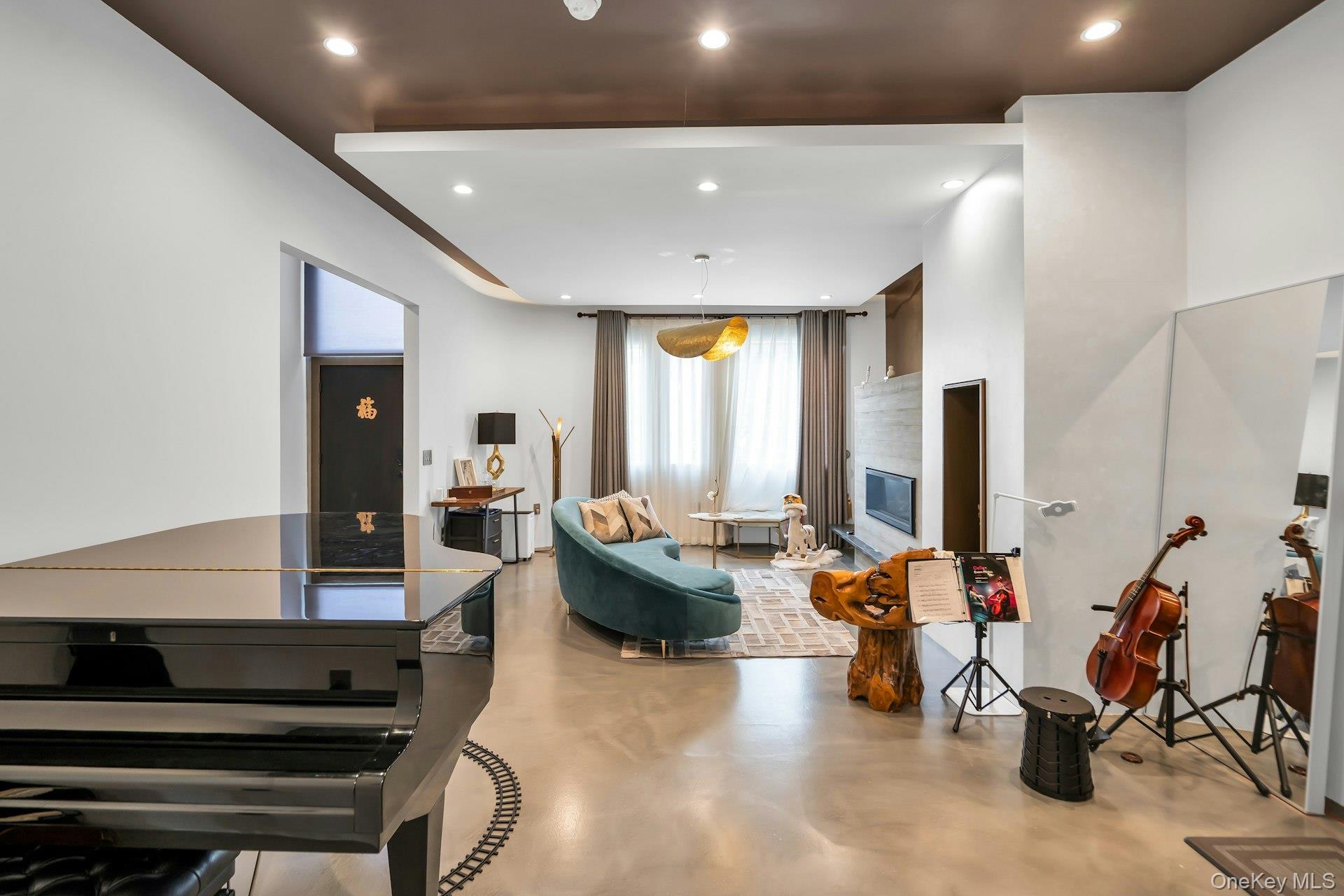 #6 photo, 3 Maple Street, Glenwood Landing , NY 11547