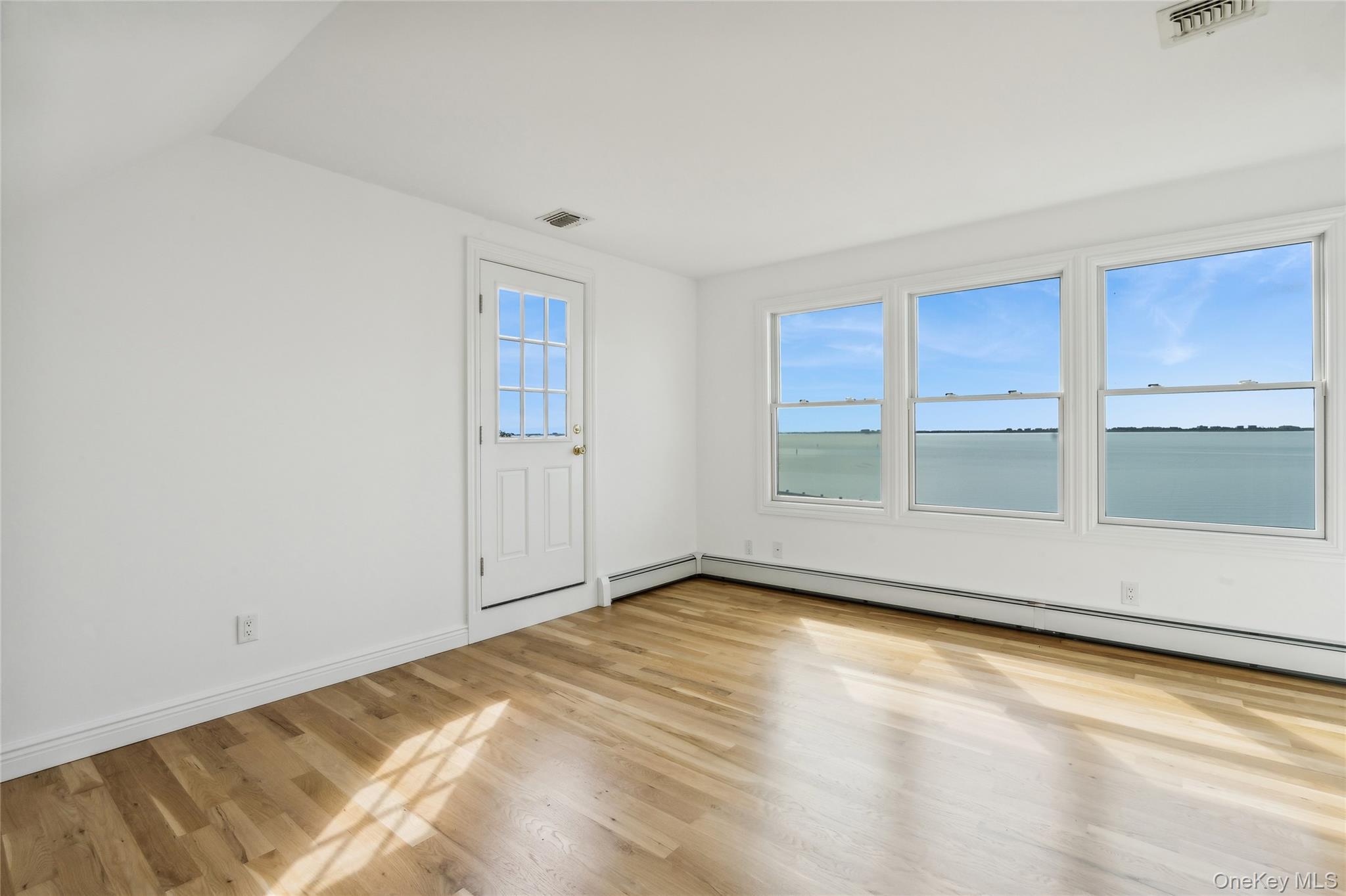 #18 photo, 42 Barracuda, सफ़ोक काउंटी East Quogue , NY 11942