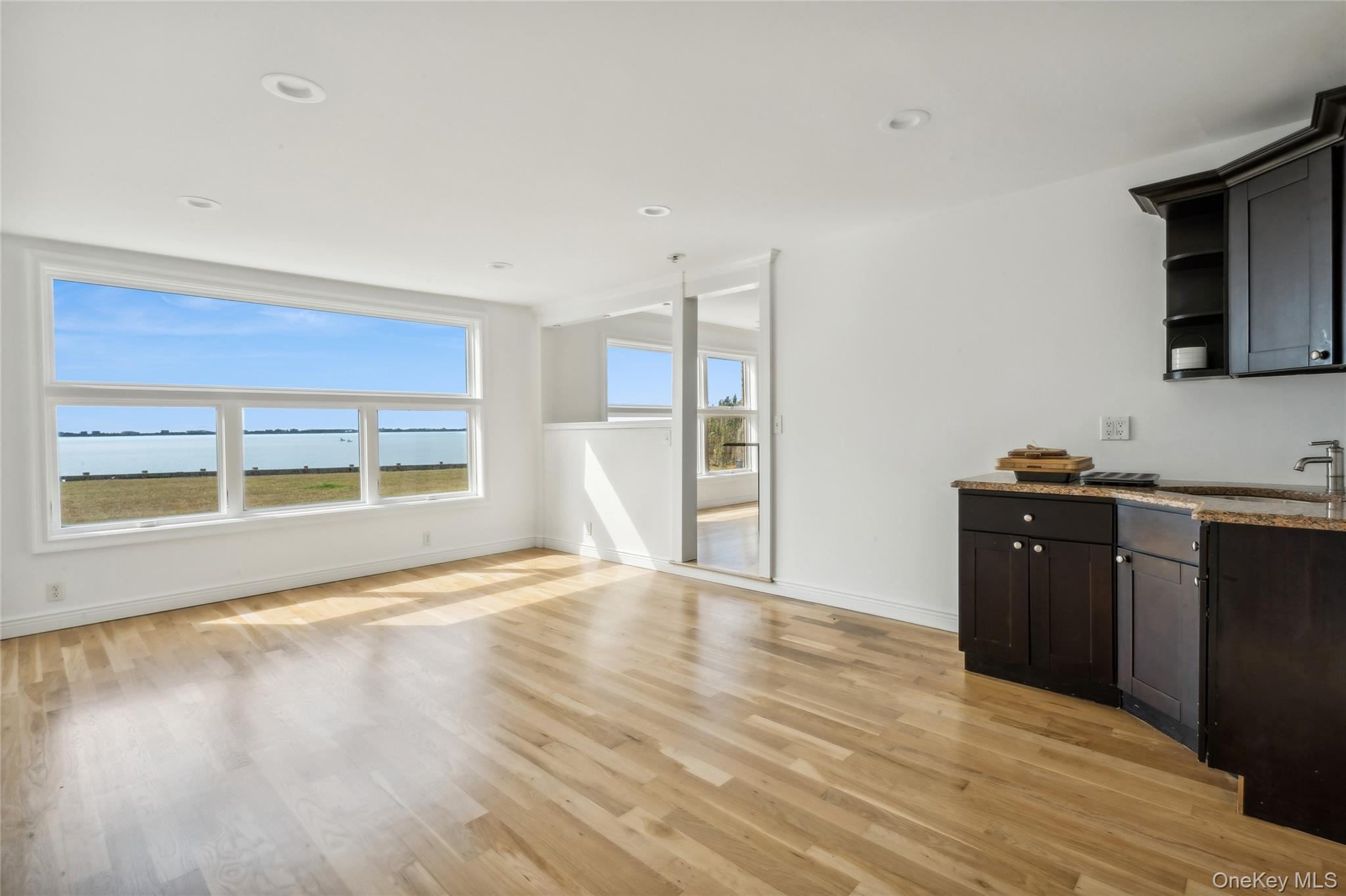 #20 photo, 42 Barracuda, सफ़ोक काउंटी East Quogue , NY 11942