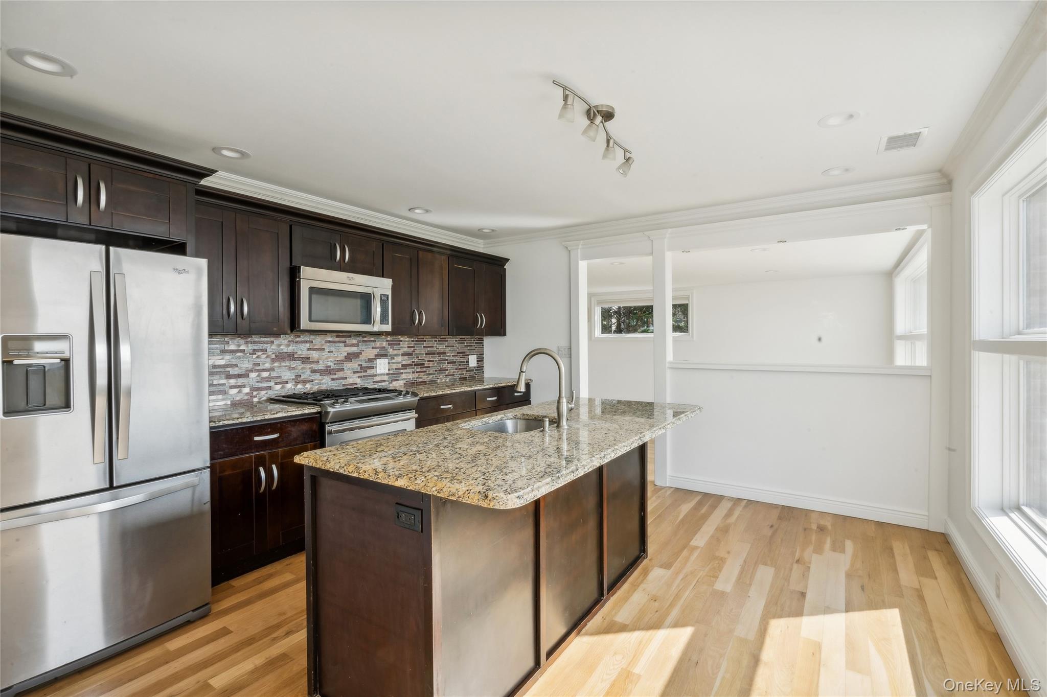 #9 photo, 42 Barracuda, सफ़ोक काउंटी East Quogue , NY 11942