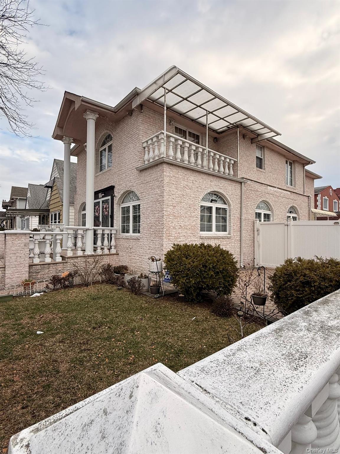 #4 photo, 26504 79th Avenue, कुईंस Floral Park , NY 11004