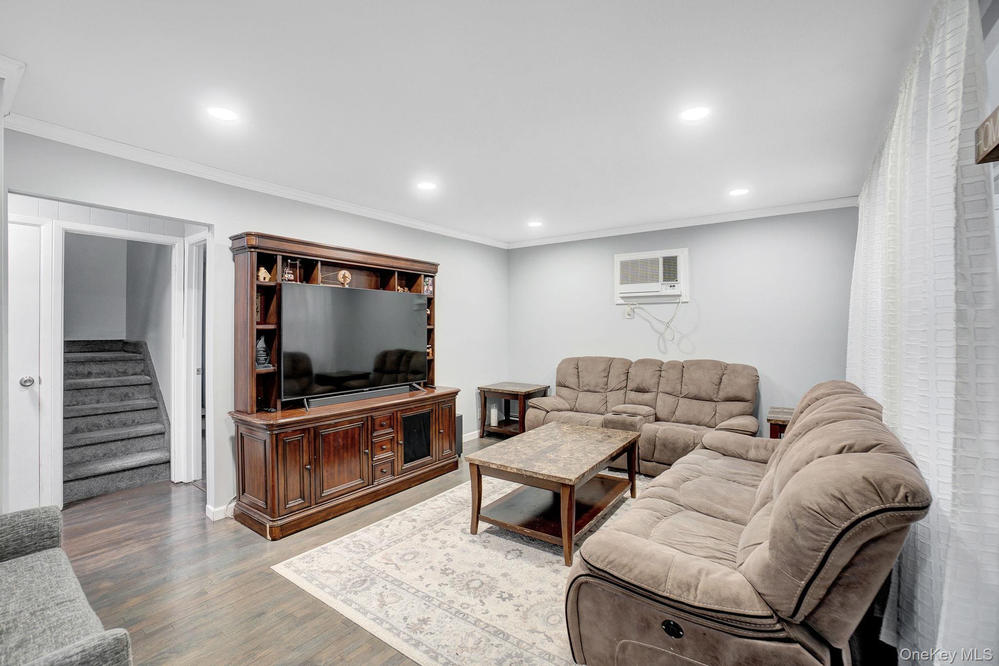 #10 photo, 18 Cambridge Avenue, Bethpage , NY 11714